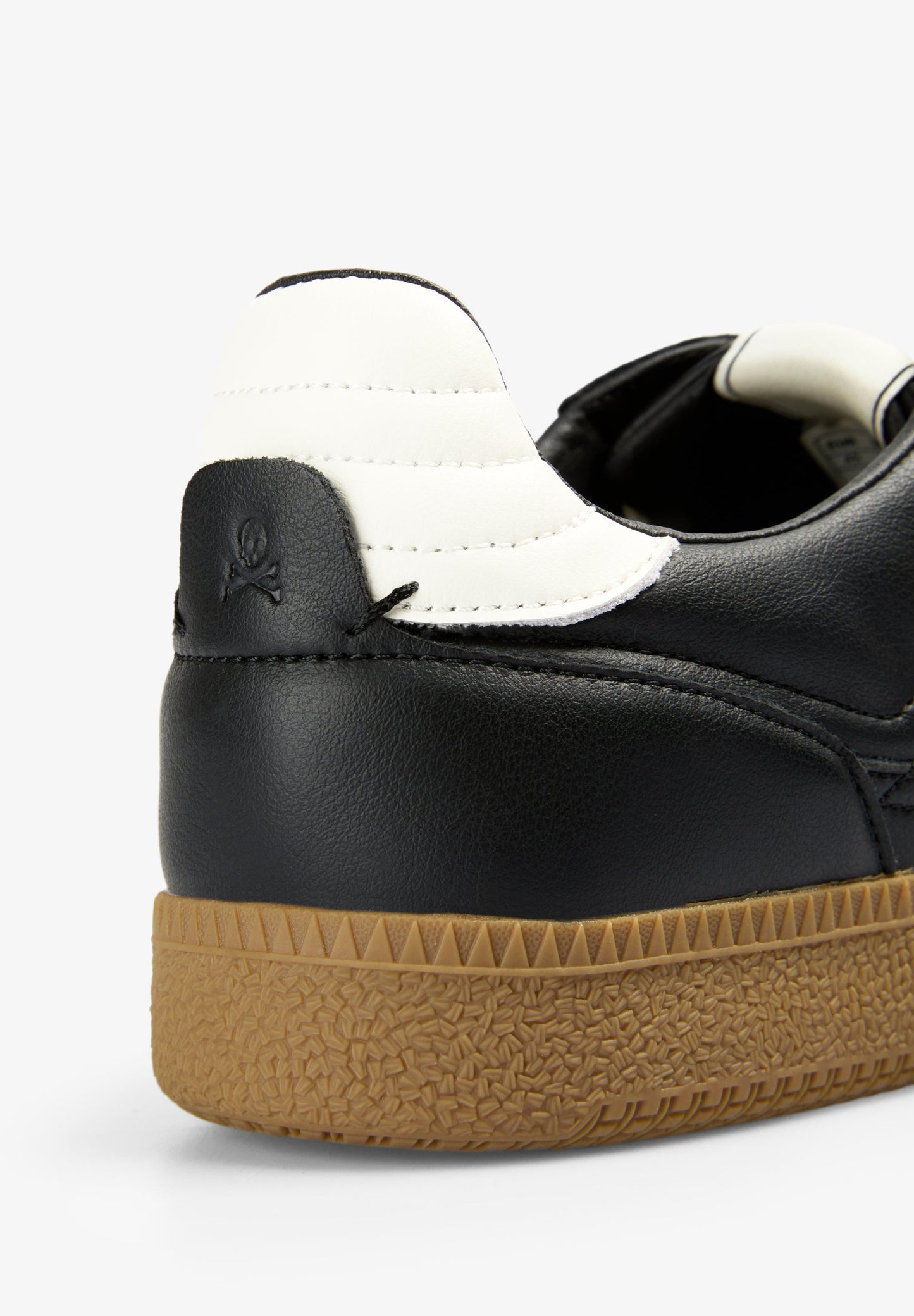 LEATHER TRAINER WITH CONTRAST SOLE
