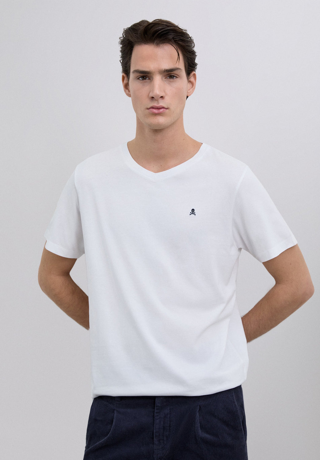 CAMISETA CALAVERA BORDADA TONO - Scalpers