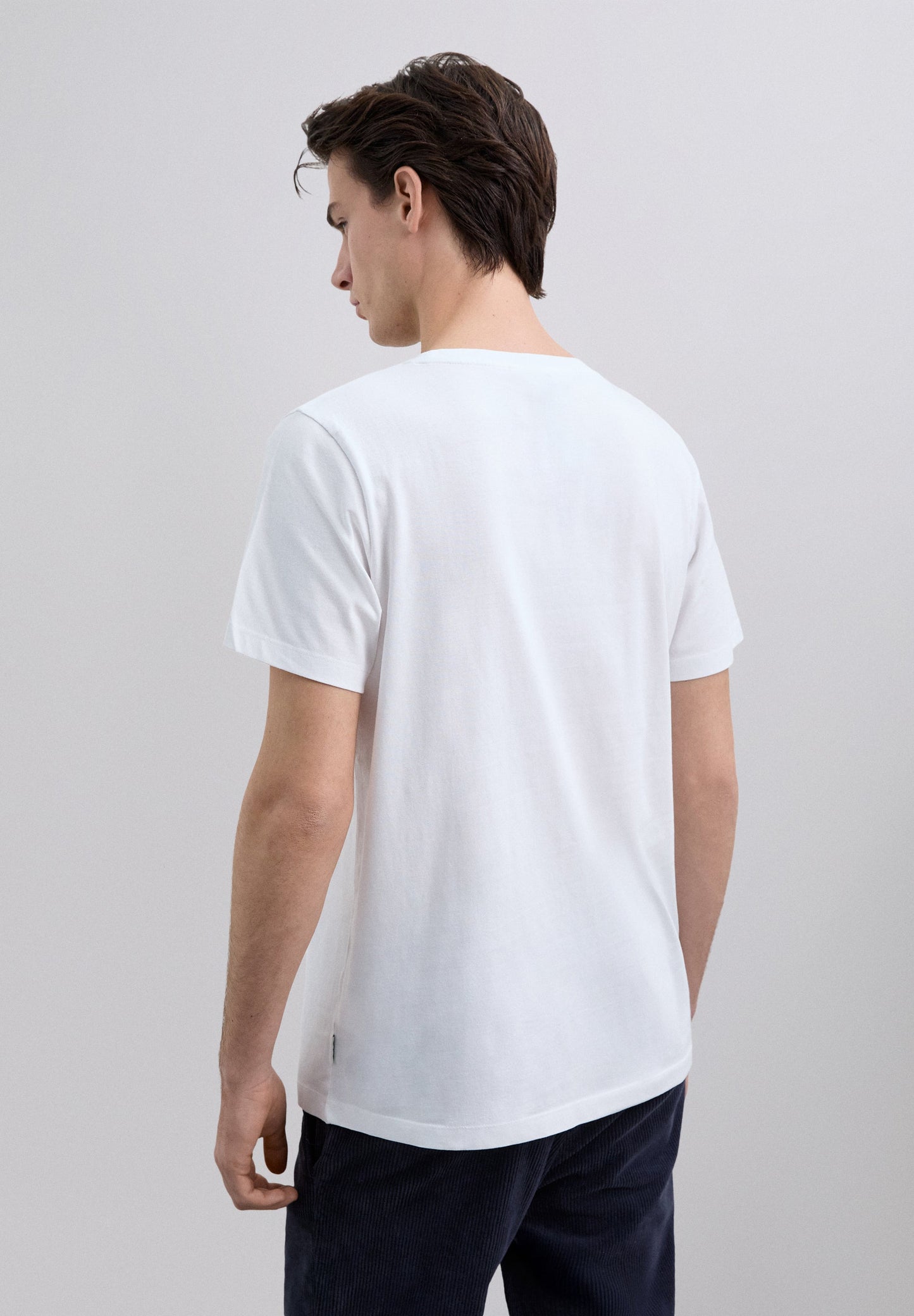 CAMISETA CALAVERA BORDADA TONO