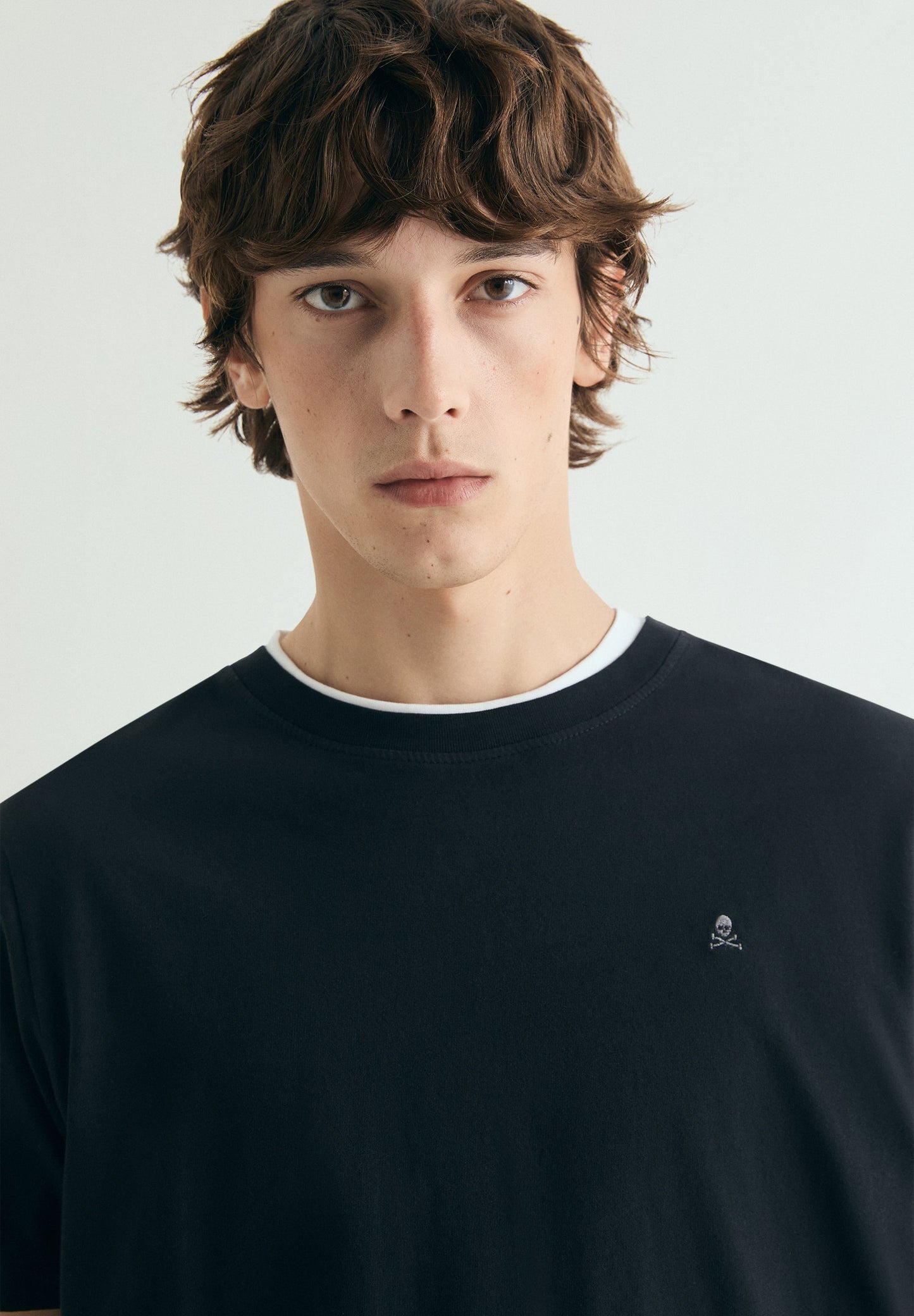 EMBROIDERED WASHED EFFECT T-SHIRT