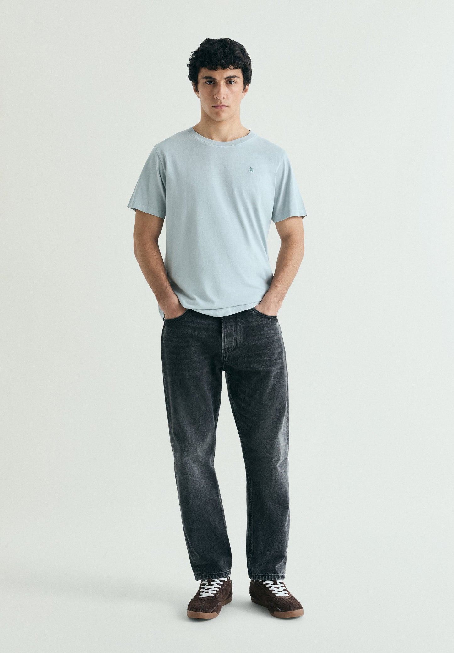 EMBROIDERED WASHED EFFECT T-SHIRT