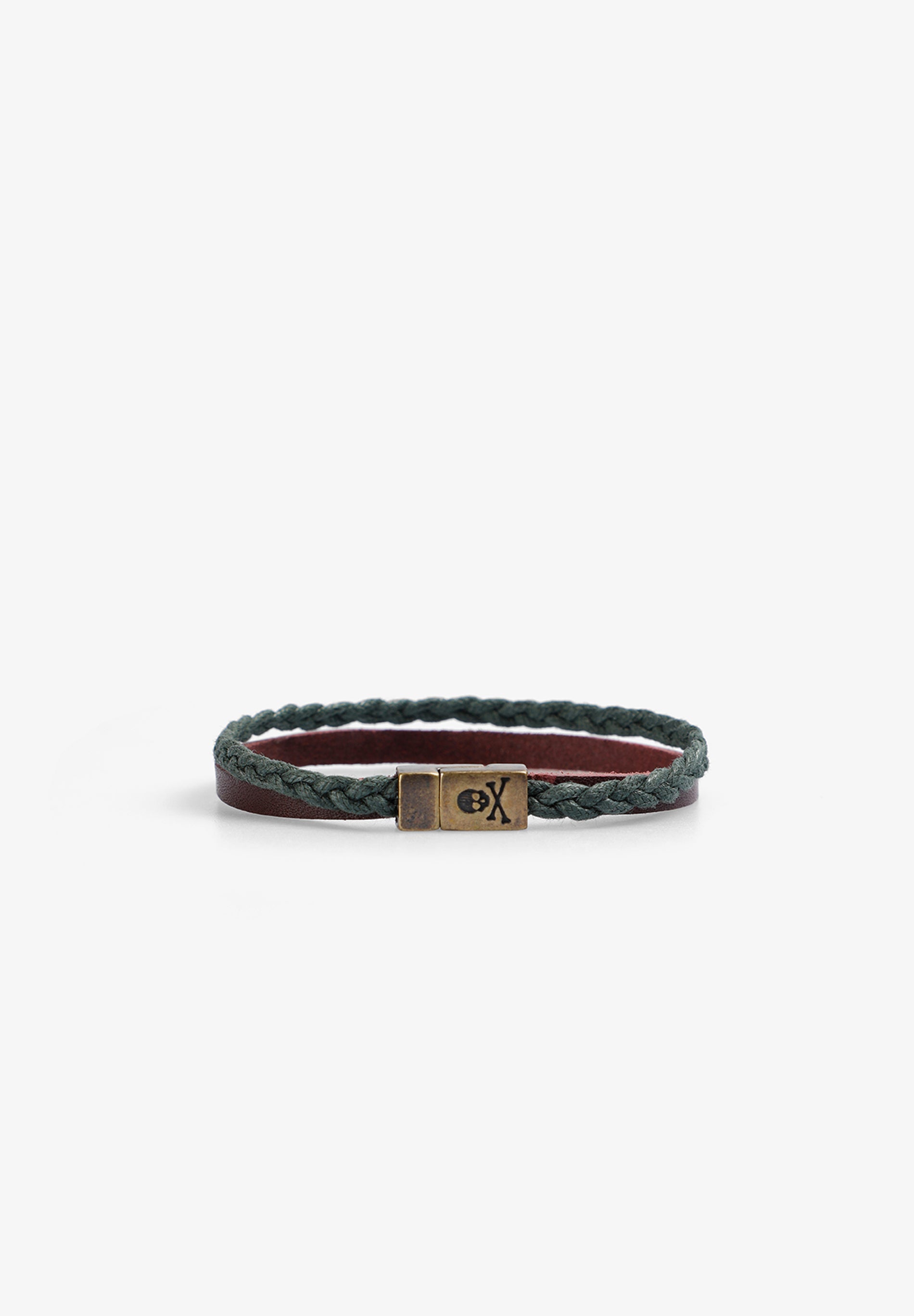 LEATHER BRACELET WITH SKULL