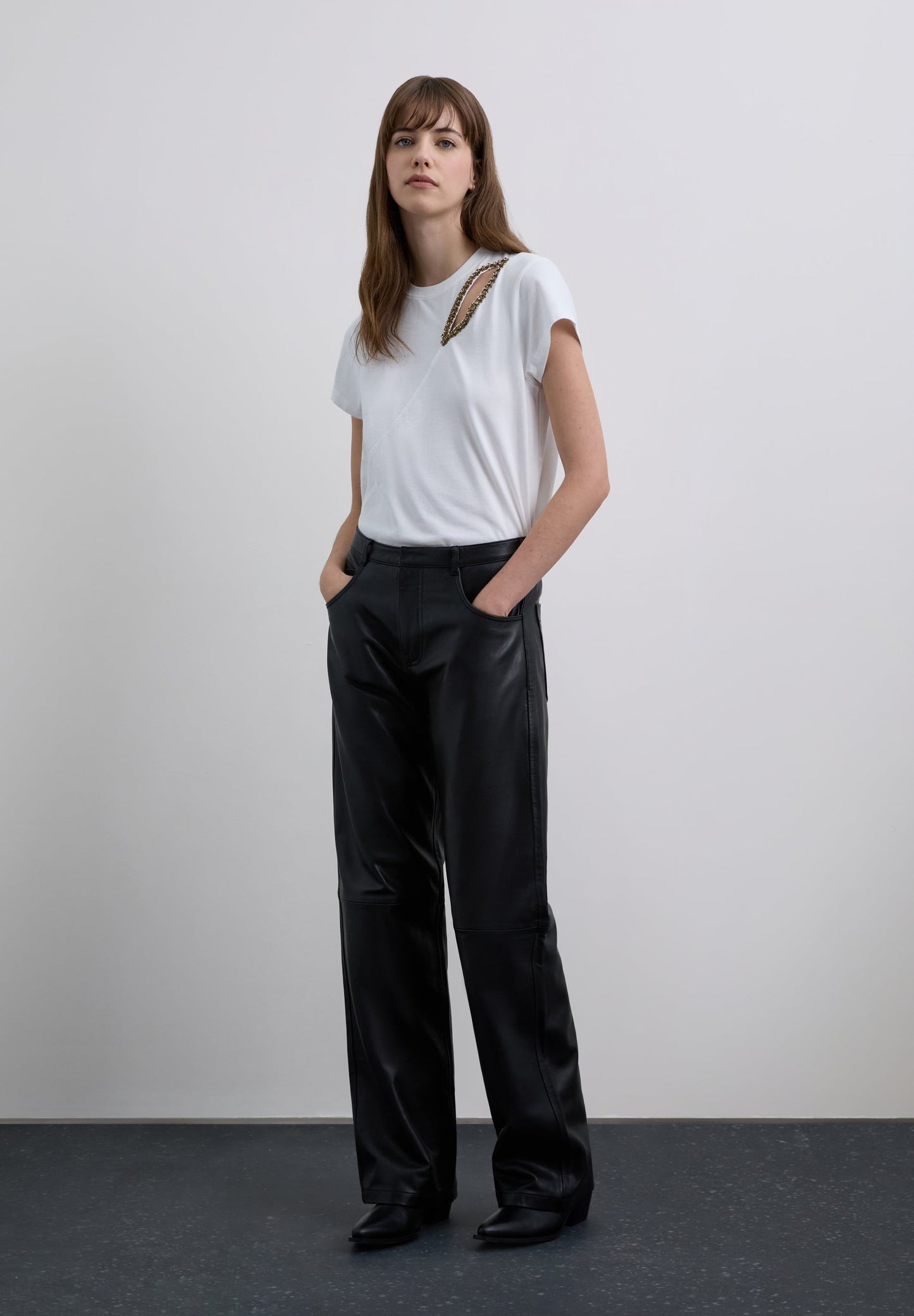 T-SHIRT WITH CUT-OUT DETAIL