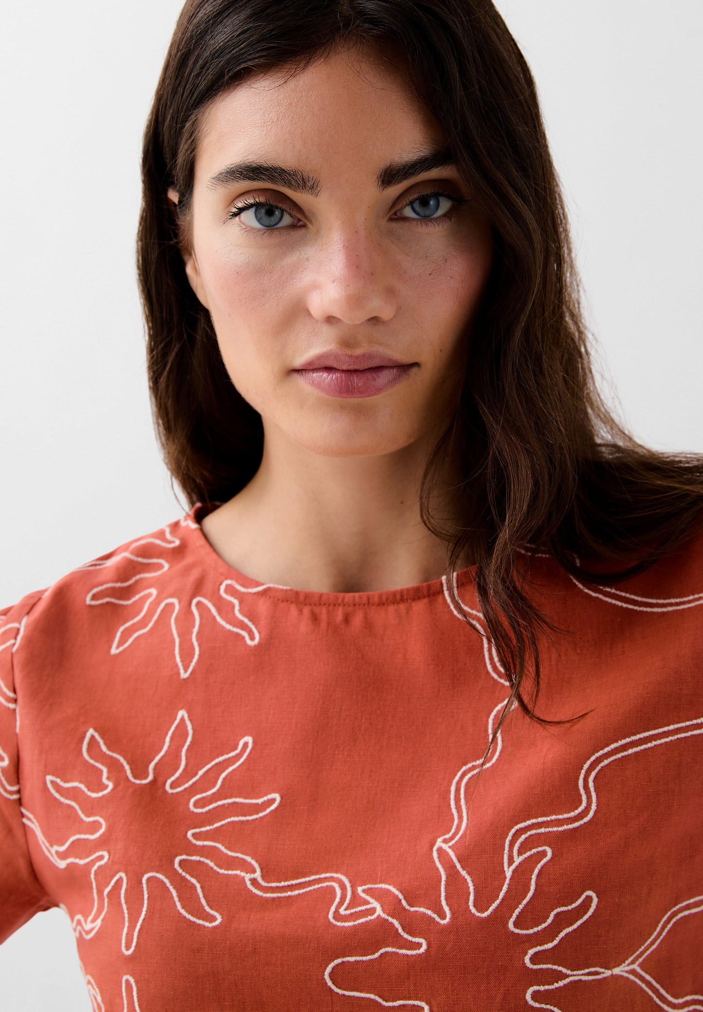 EMBROIDERED LINEN TOP | ROBIN X SCALPERS