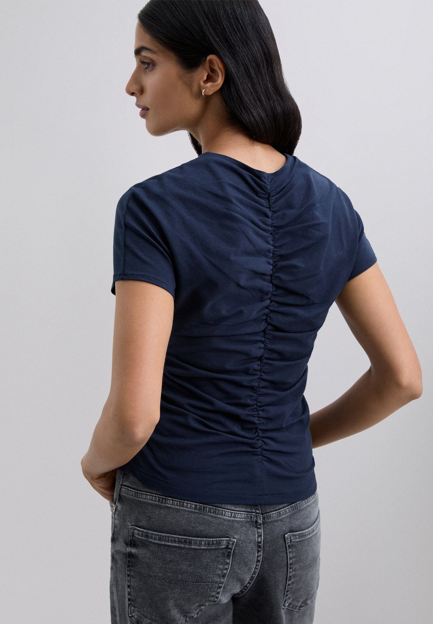 CAMISETA DETALLE FRUNCE - Scalpers