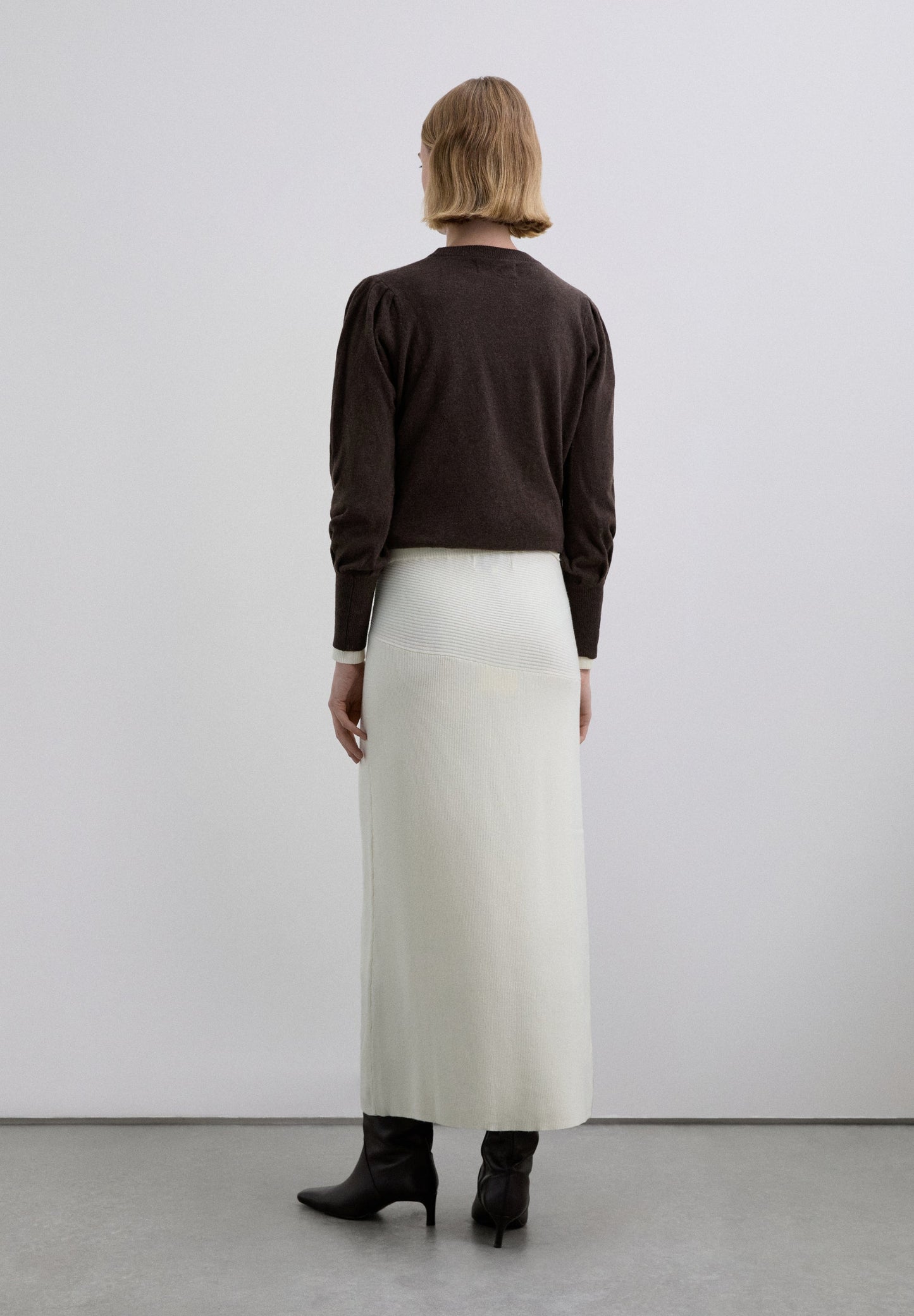 FLUID FIT RIBBED SKIRT