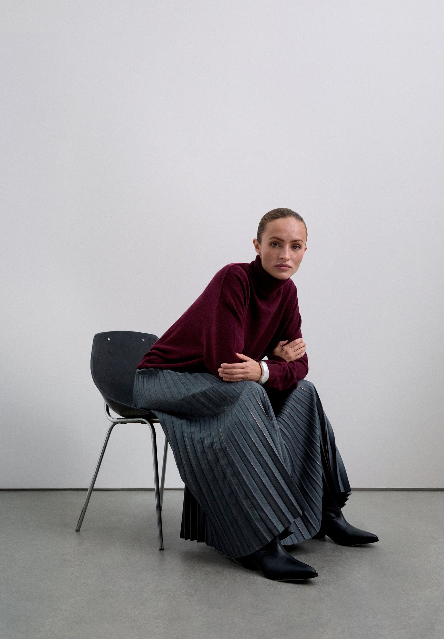 PLEATED SKIRT WITH LUREX DETAILS