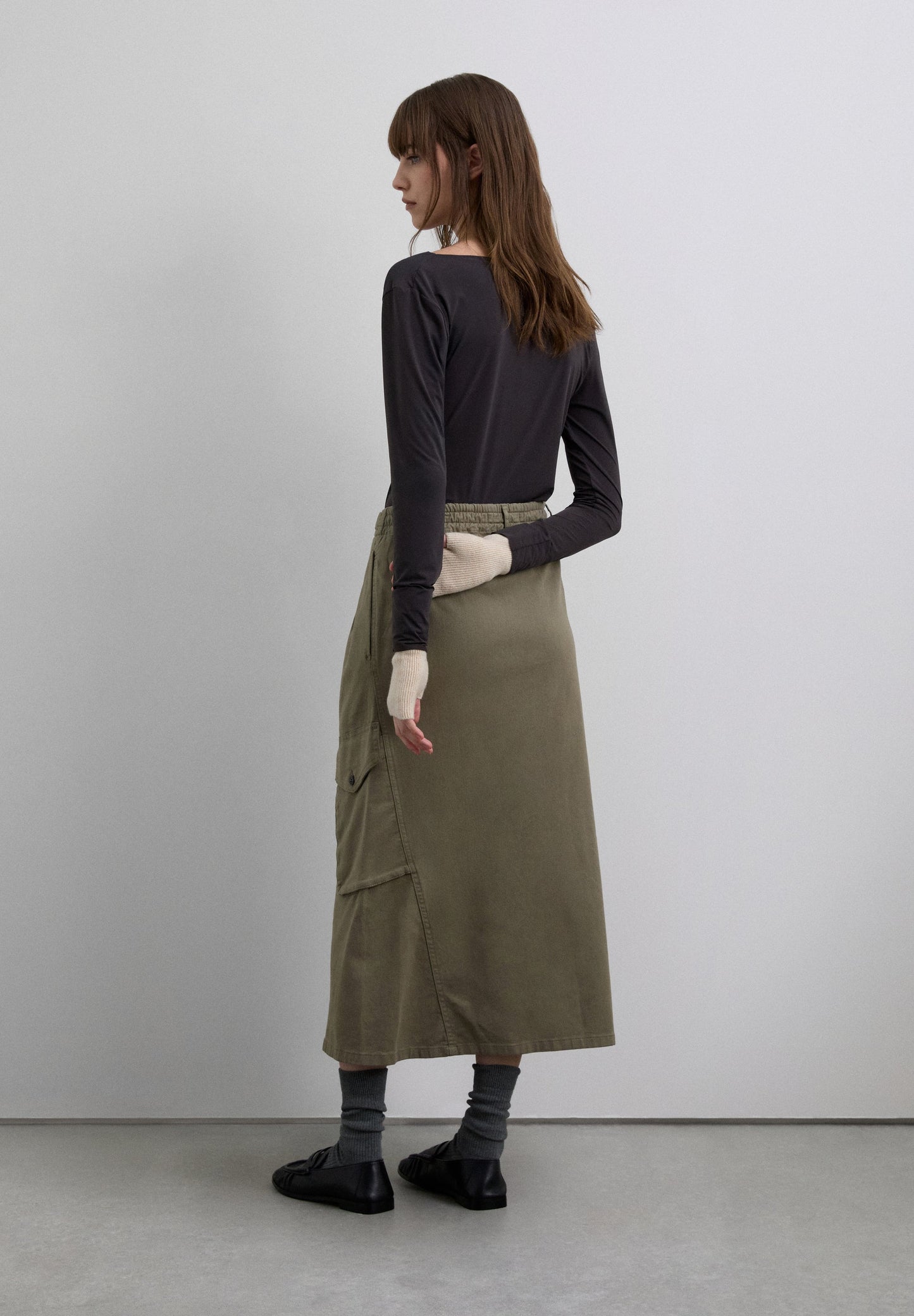 MIDI SKIRT WITH CARGO POCKETS