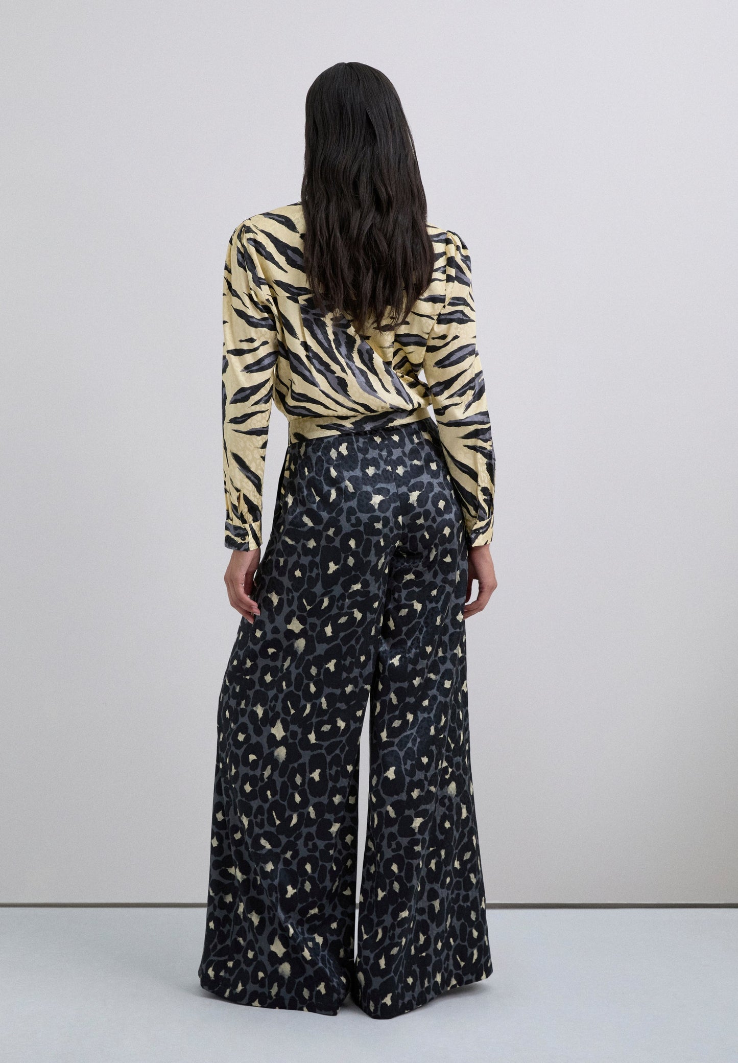 FLOWING ANIMAL PRINT TROUSERS