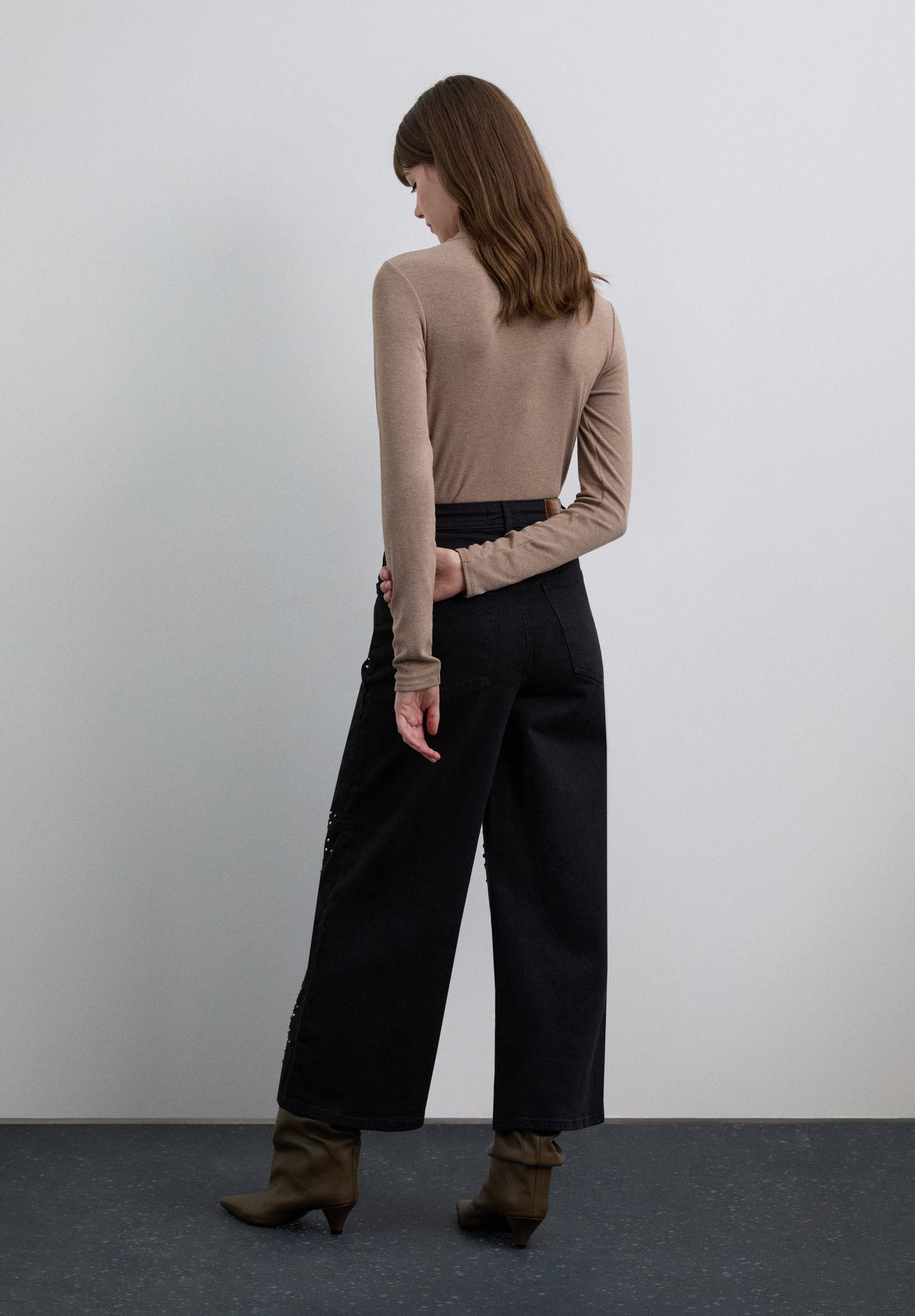 STUDDED CULOTTE JEANS