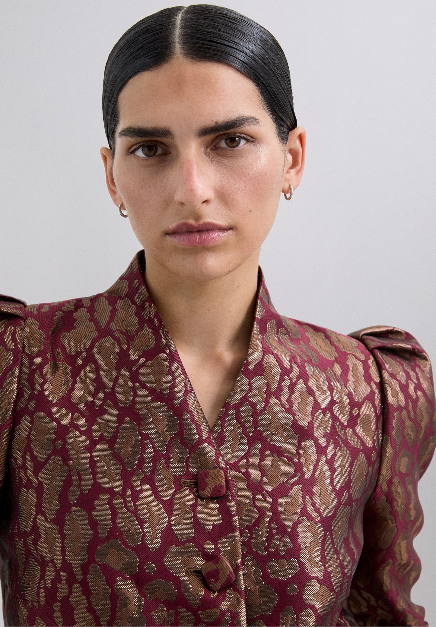 CROPPED METALLIC ANIMAL PRINT BLAZER