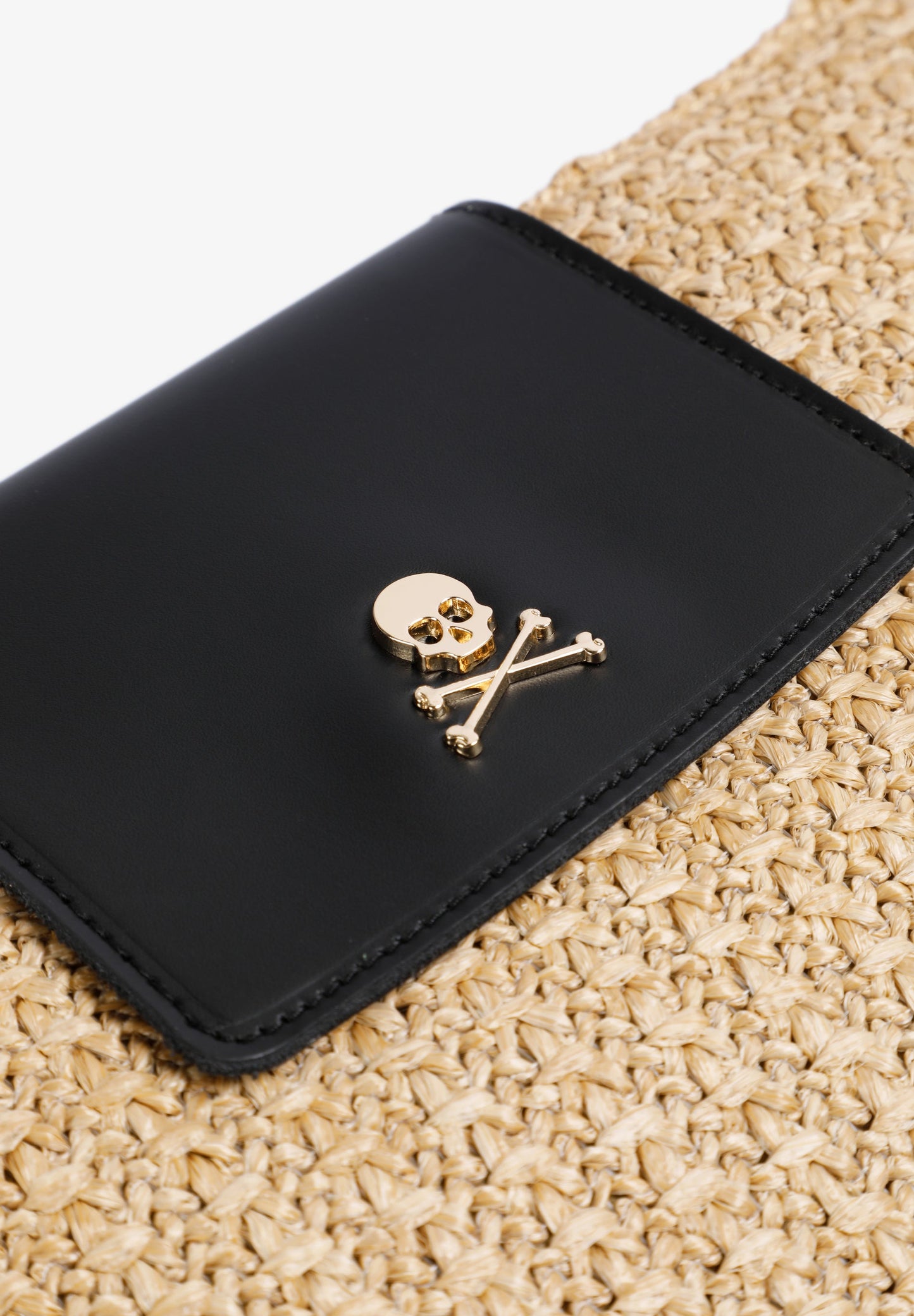 RAFFIA CLUTCH WITH LEATHER DETAILS