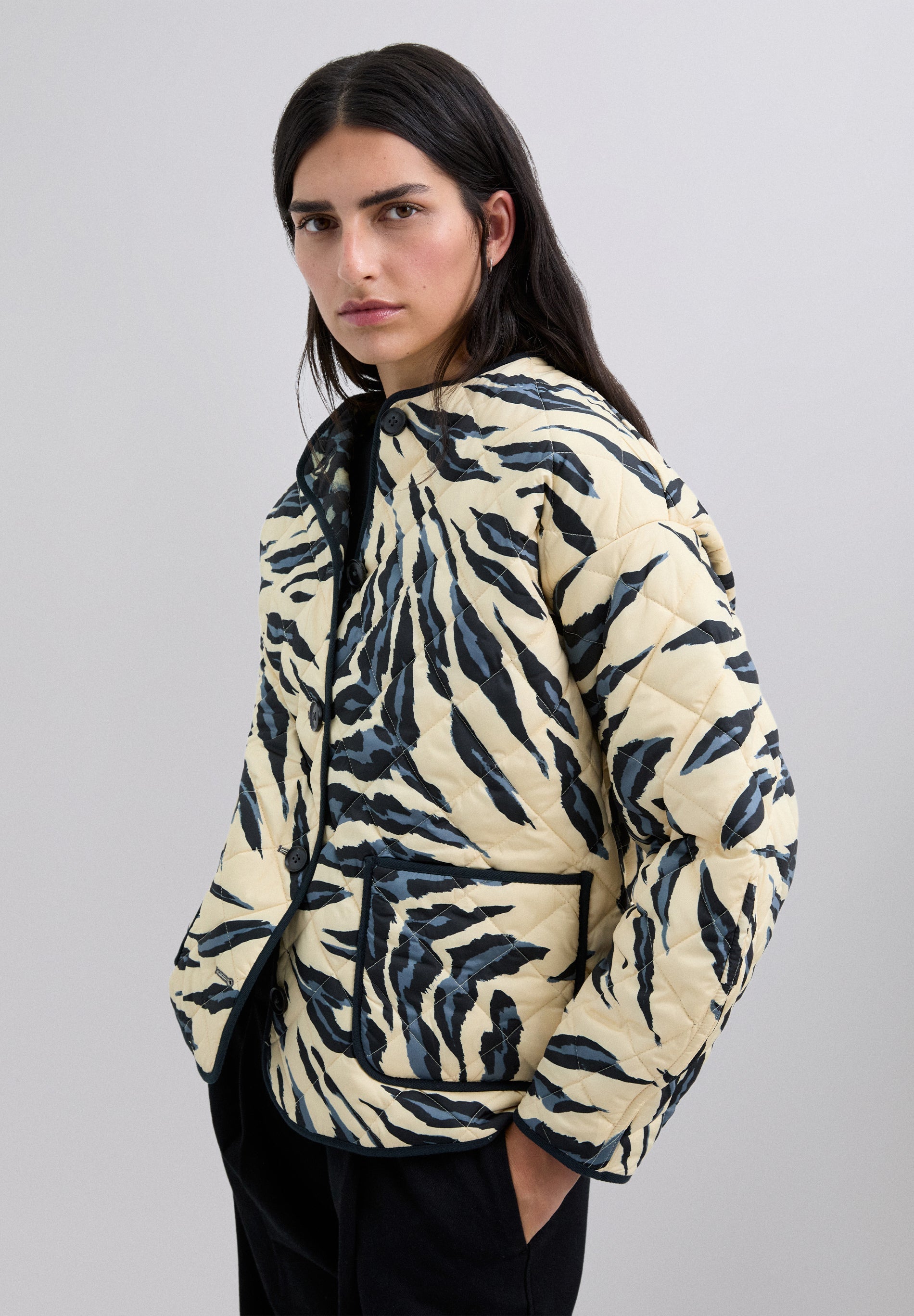 ANIMAL PRINT REVERSIBLE JACKET