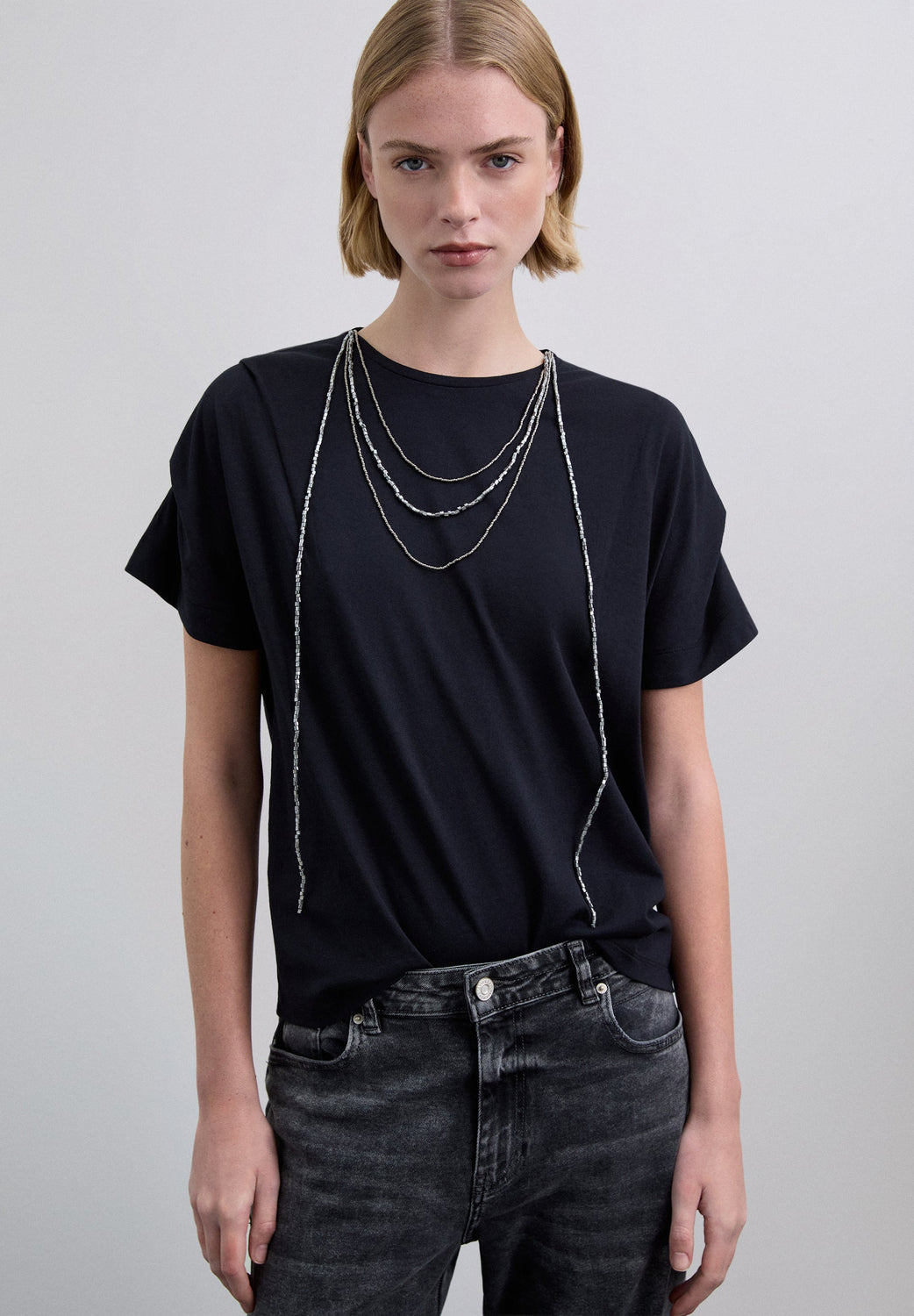 XM SCNECKLACE TEE - Scalpers