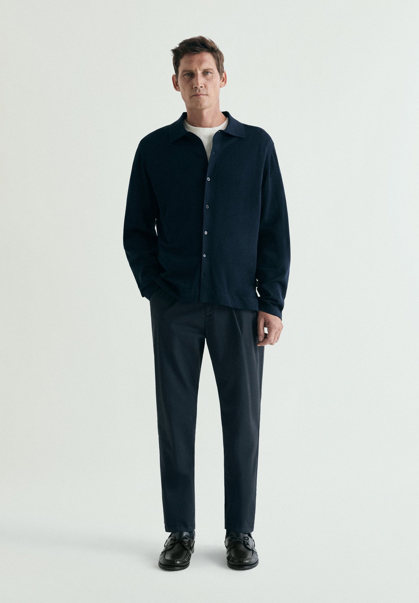 TROUSERS WITH FRONT DARTS