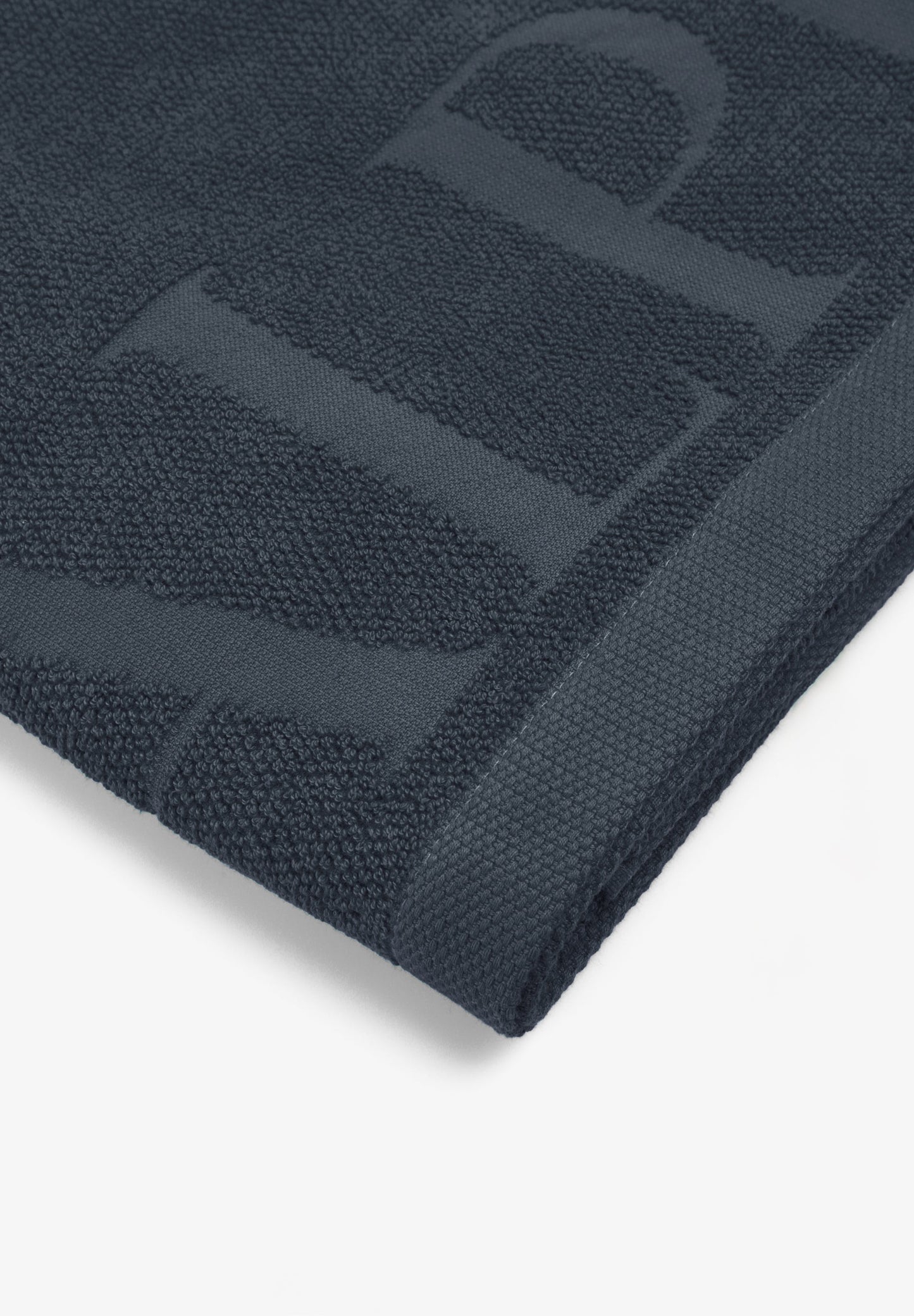 TOWEL WITH SKULL LOGO