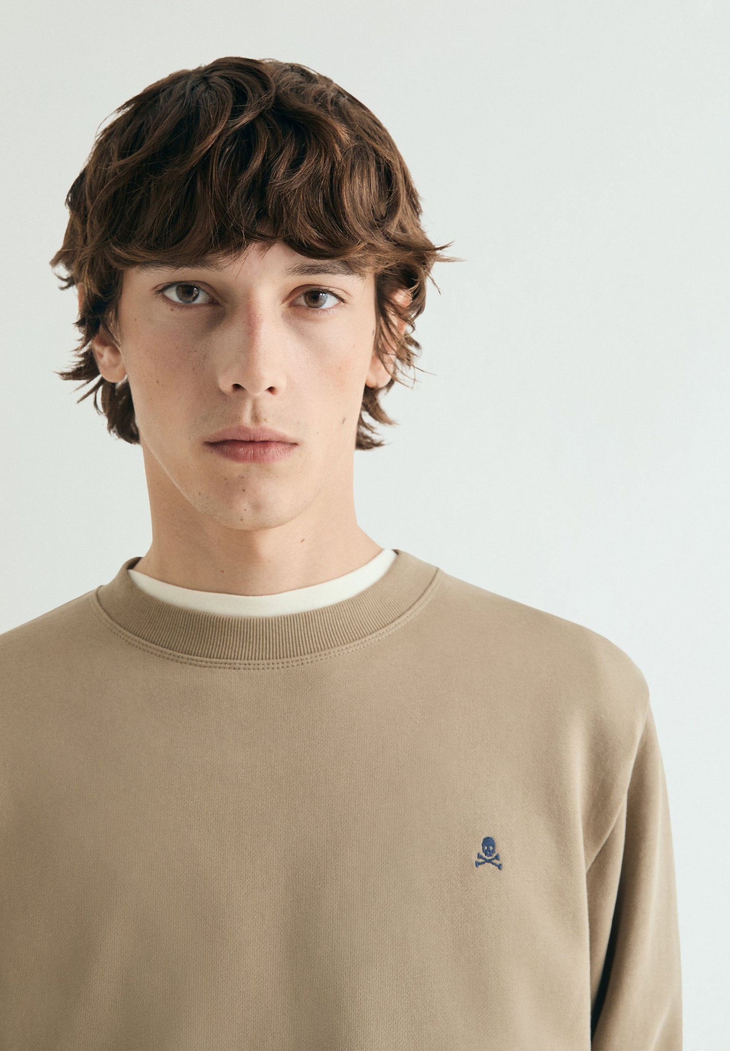 SWEATSHIRT WITH CONTRAST EMBROIDERY