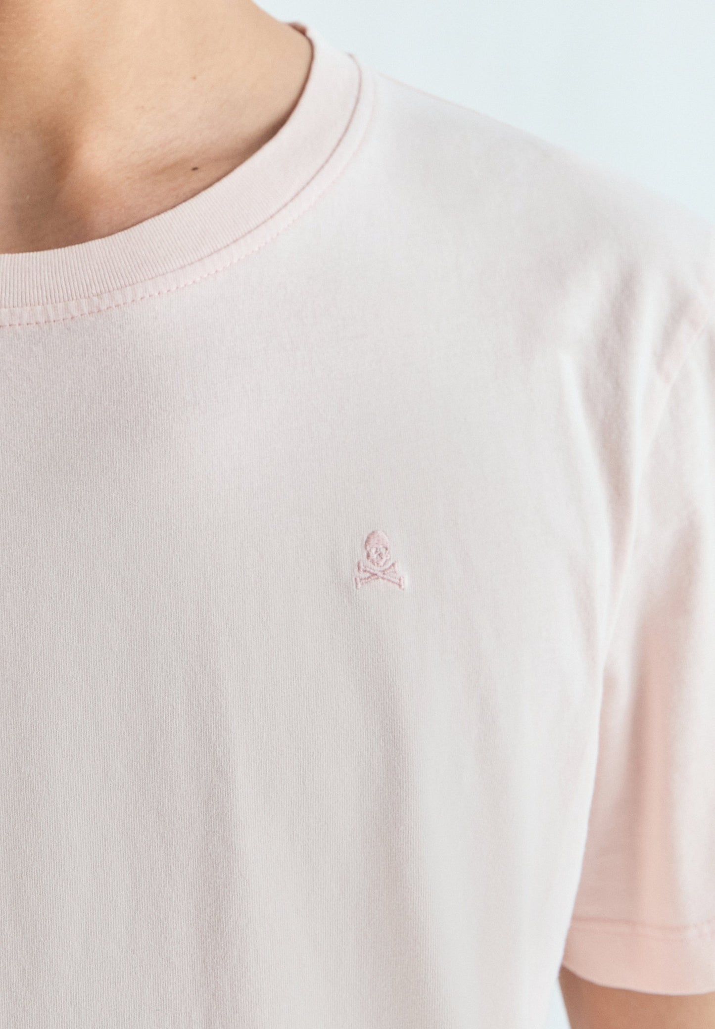 REGULAR FIT EMBROIDERED T-SHIRT