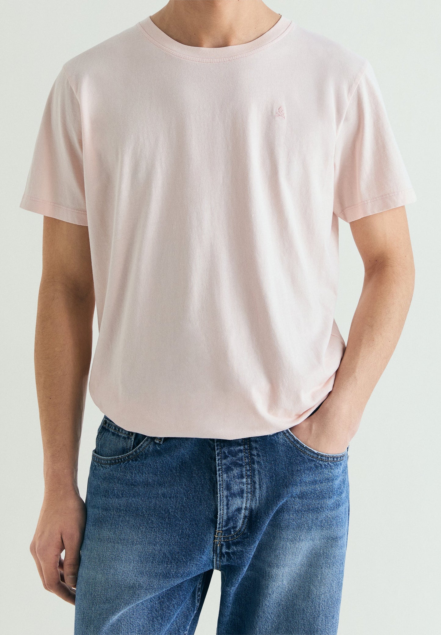 REGULAR FIT EMBROIDERED T-SHIRT