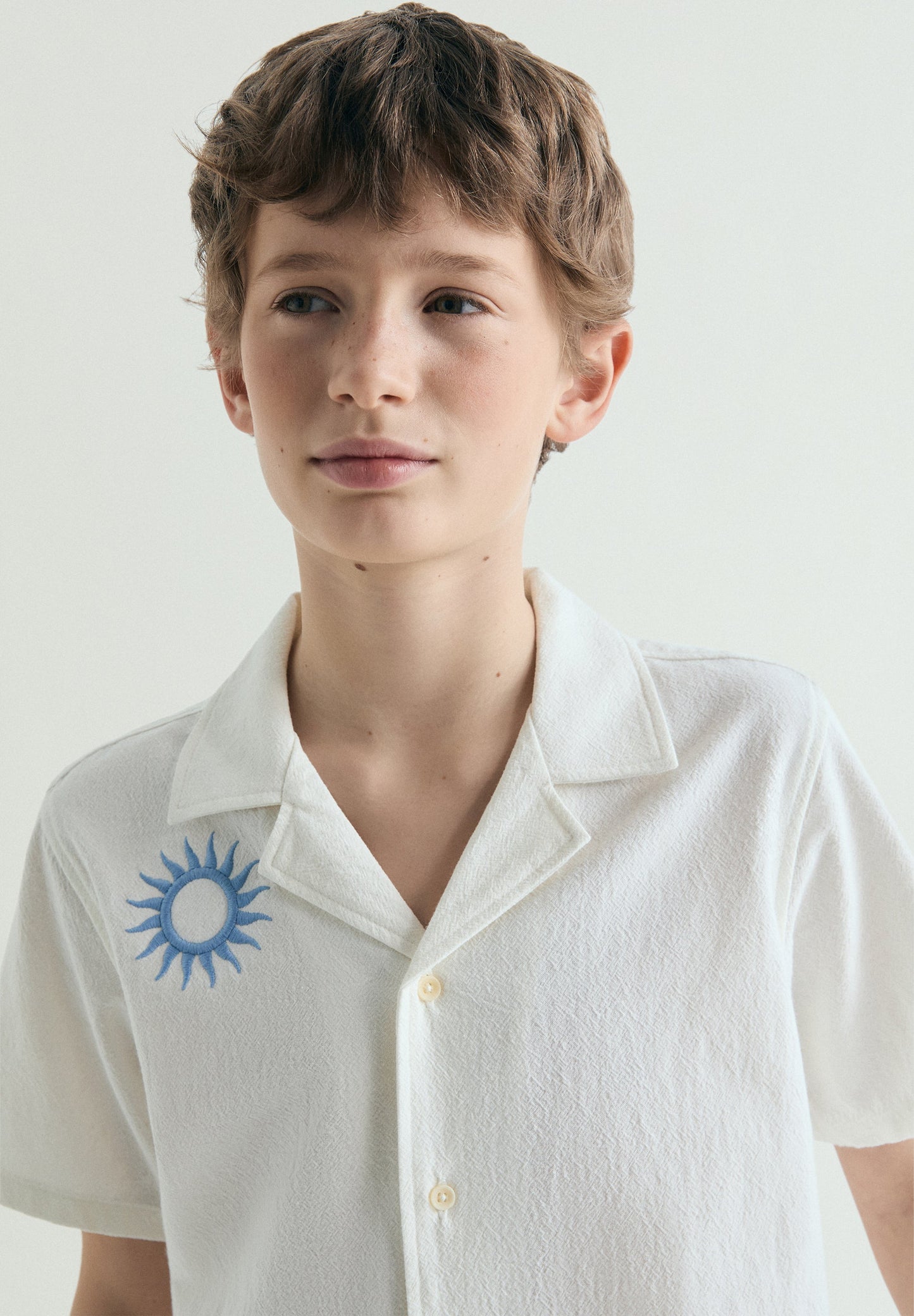 SHORT SLEEVE SHIRT WITH EMBROIDERY