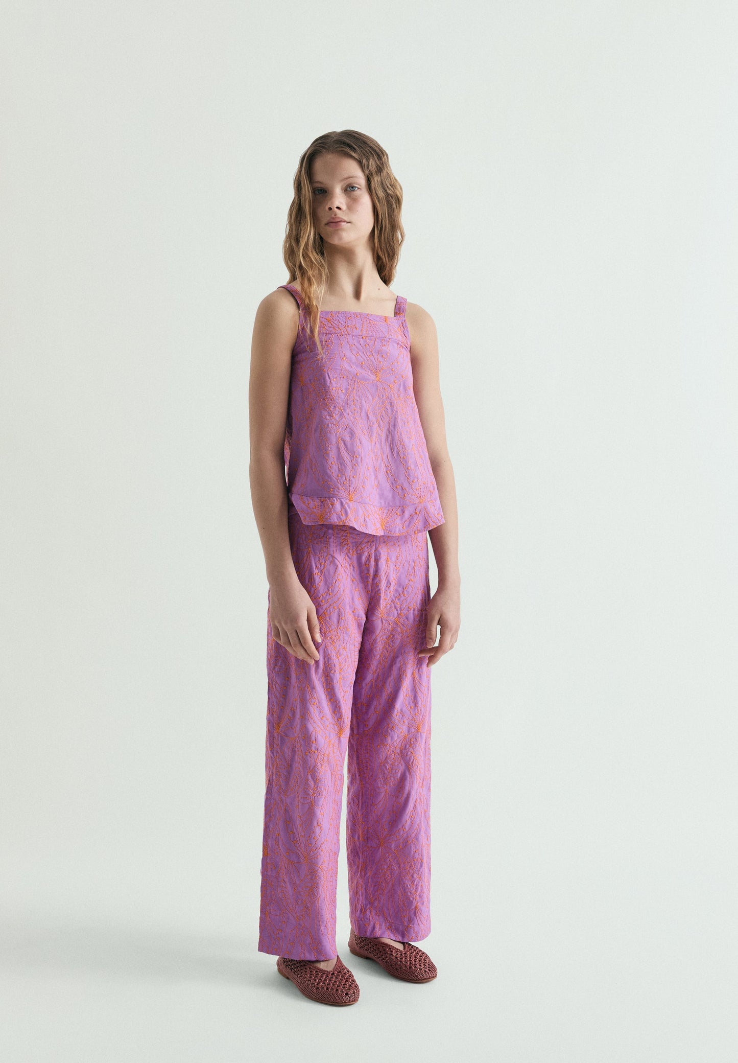 TROUSERS WITH CONTRAST EMBROIDERY