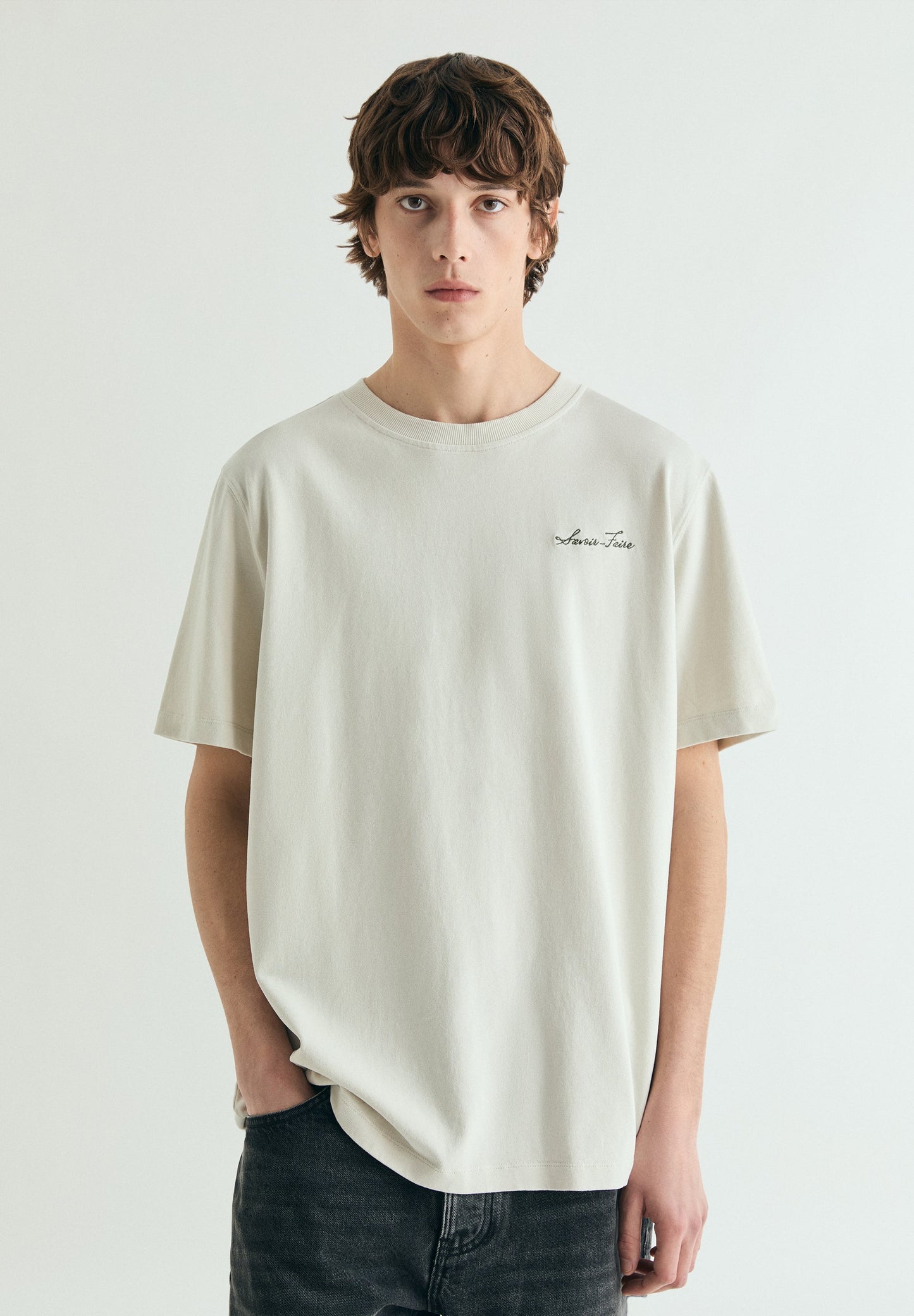 RELAXED CONTRAST EMBROIDERED T-SHIRT