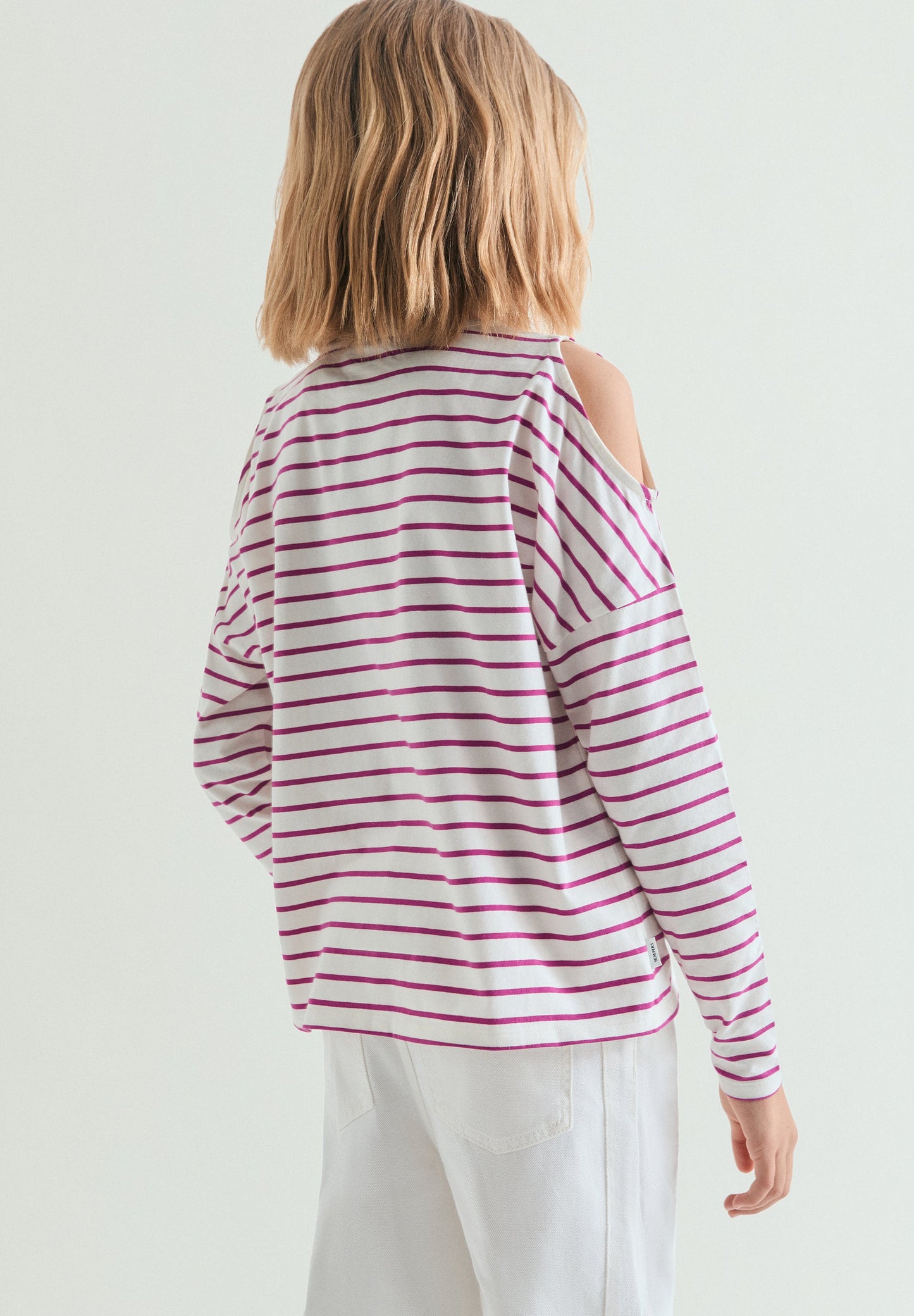 STRIPED CUT OUT T-SHIRT