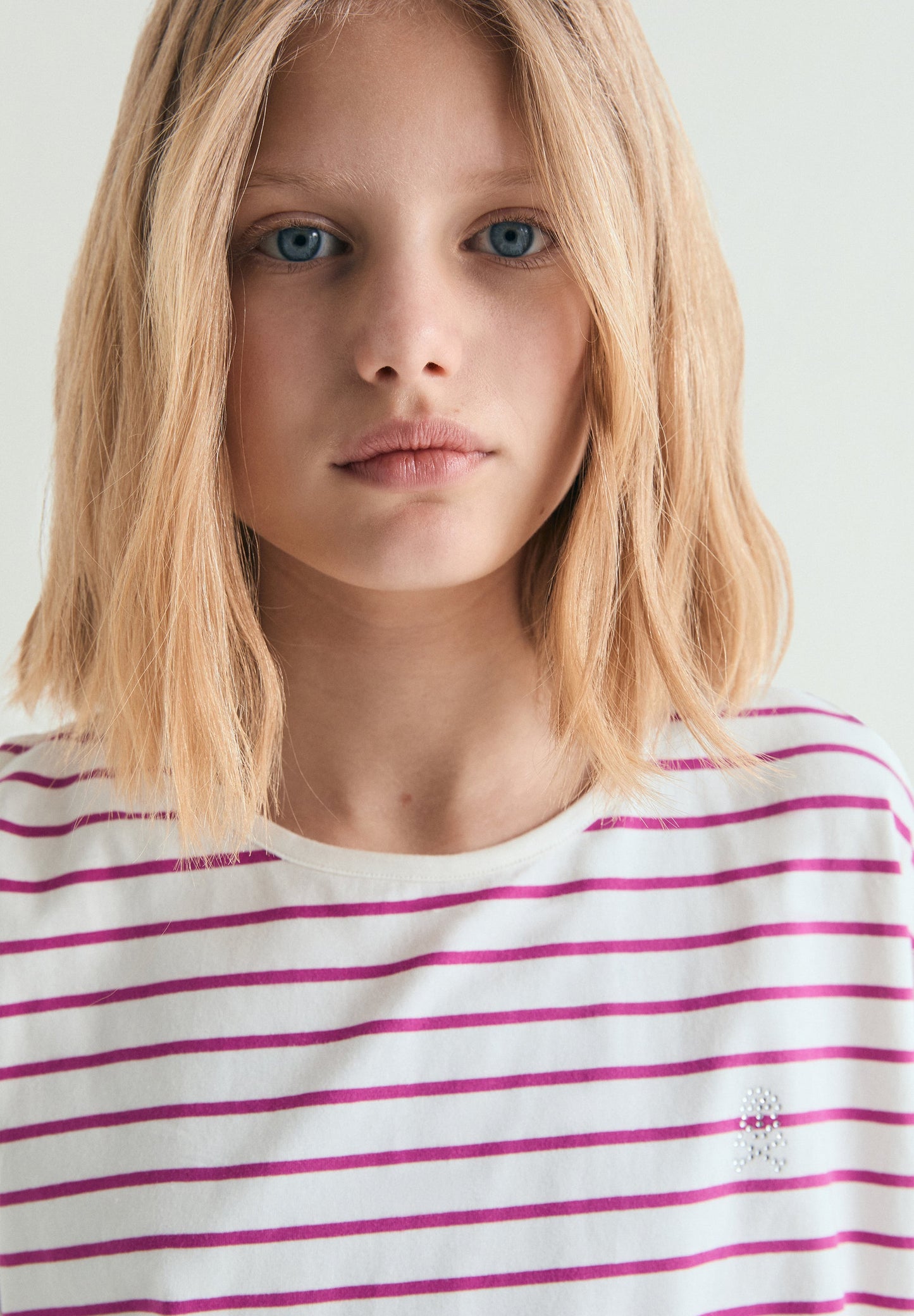 STRIPED CUT OUT T-SHIRT