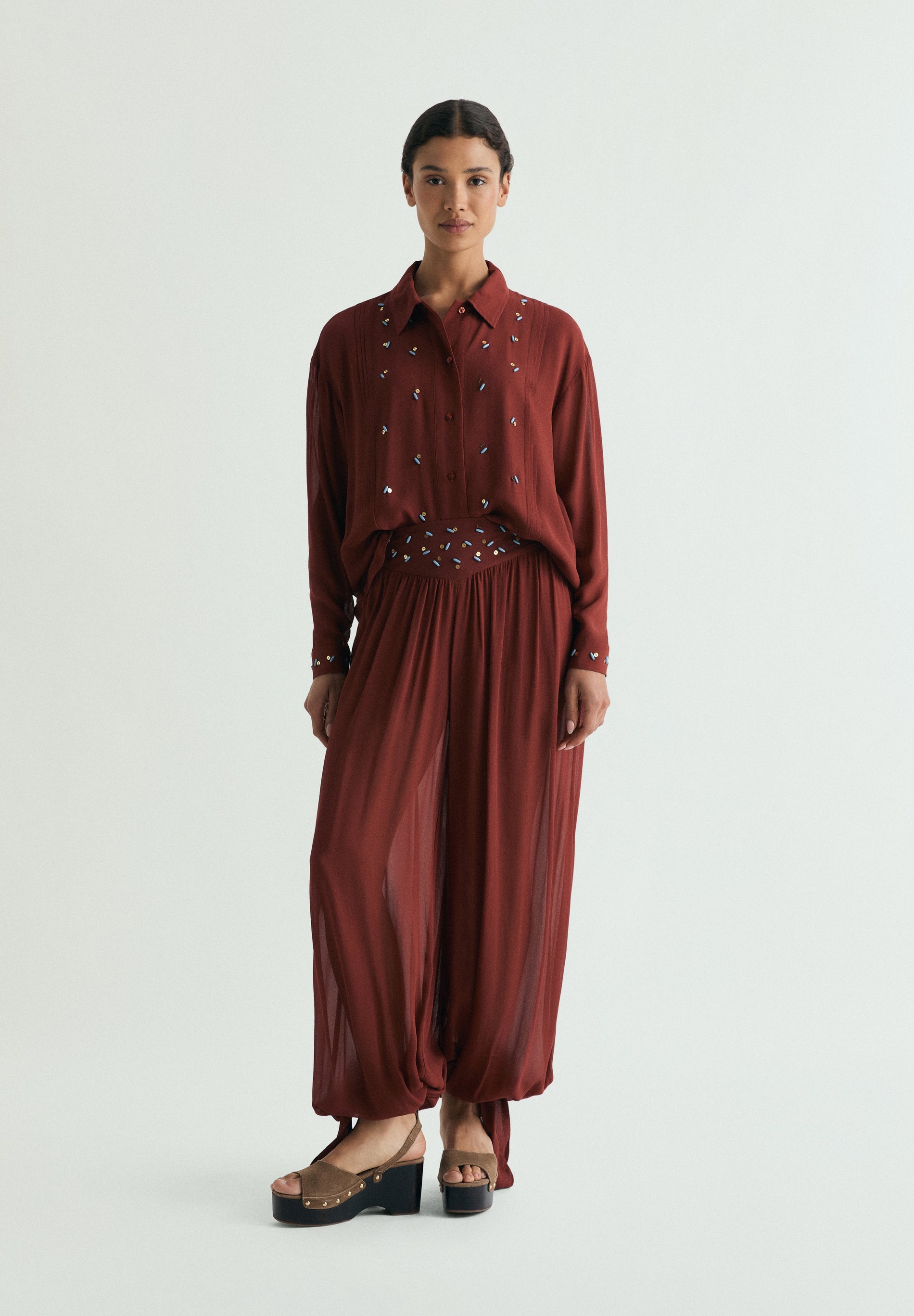 VISCOSE BLOUSE WITH APPLIQUÉ DETAIL