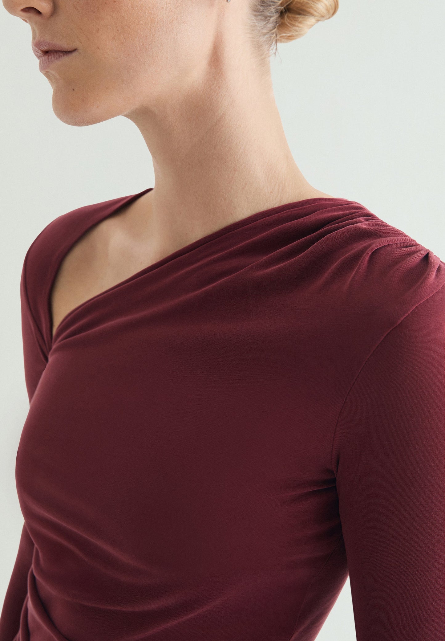 CAMISETA FLUIDA ASIMÉTRICA - Scalpers