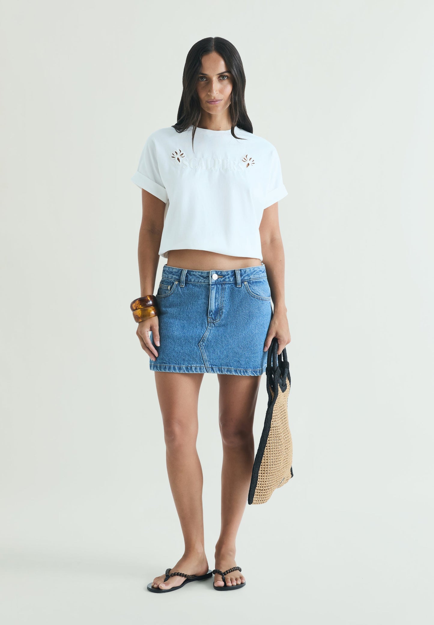 CONTRAST EMBROIDERED T-SHIRT