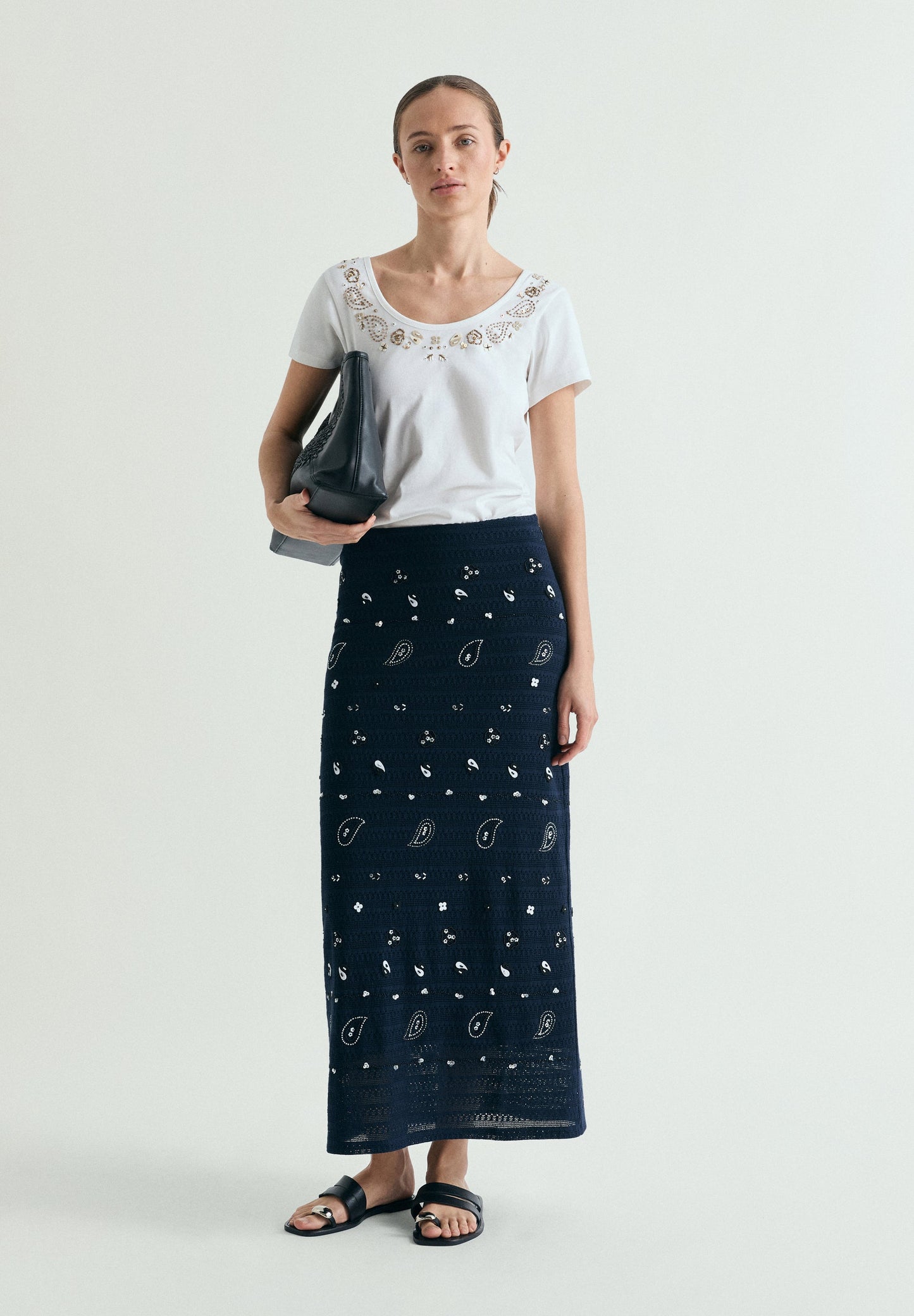 ROUND NECK T-SHIRT WITH BEADS