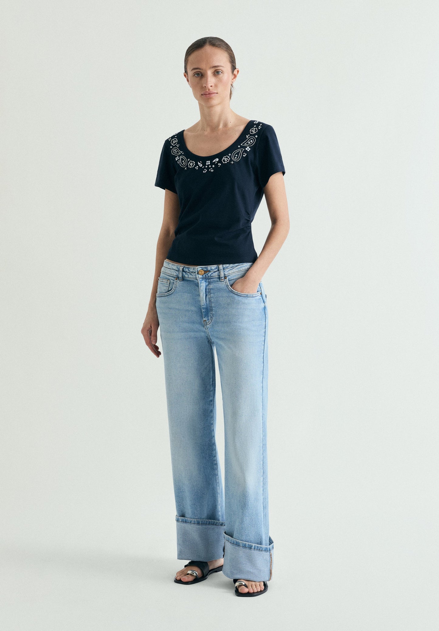 ROUND NECK T-SHIRT WITH BEADS