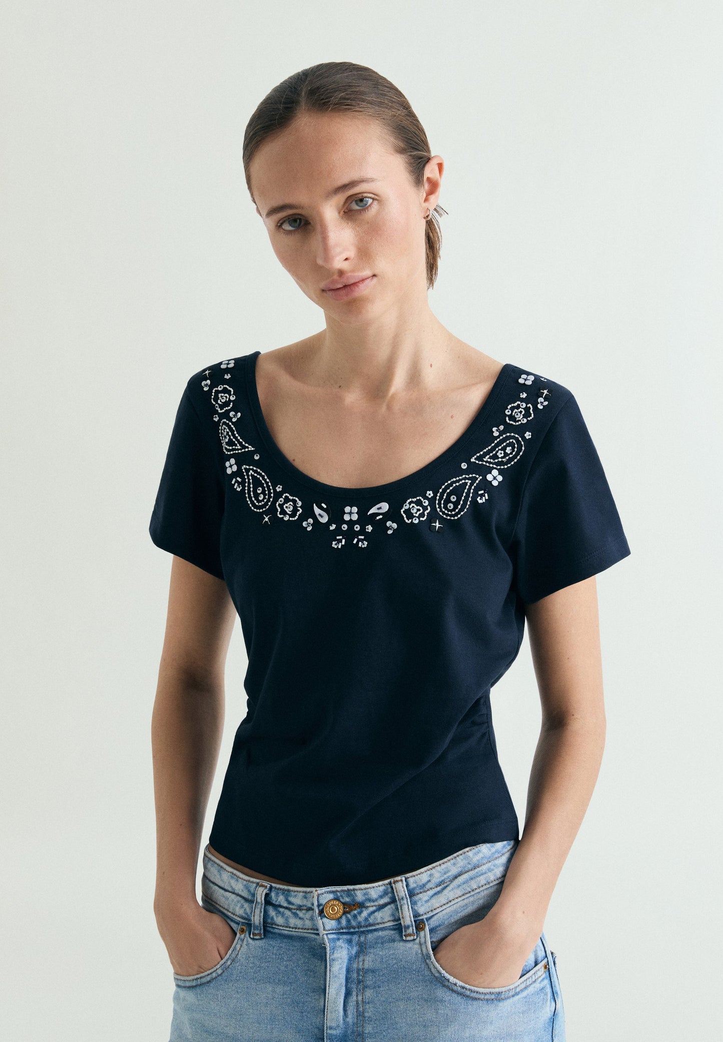 ROUND NECK T-SHIRT WITH BEADS