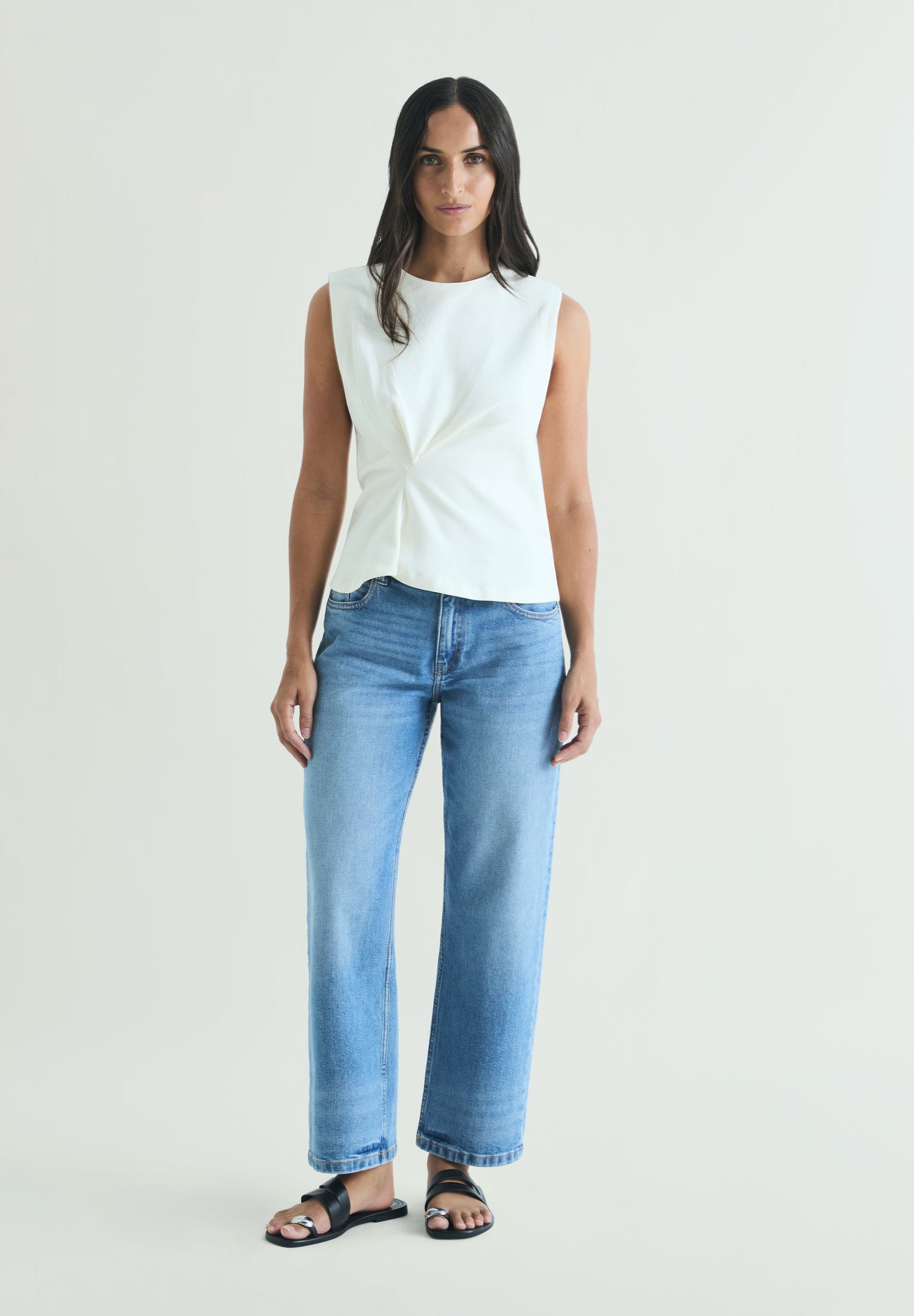 ASYMMETRIC KNOT T-SHIRT