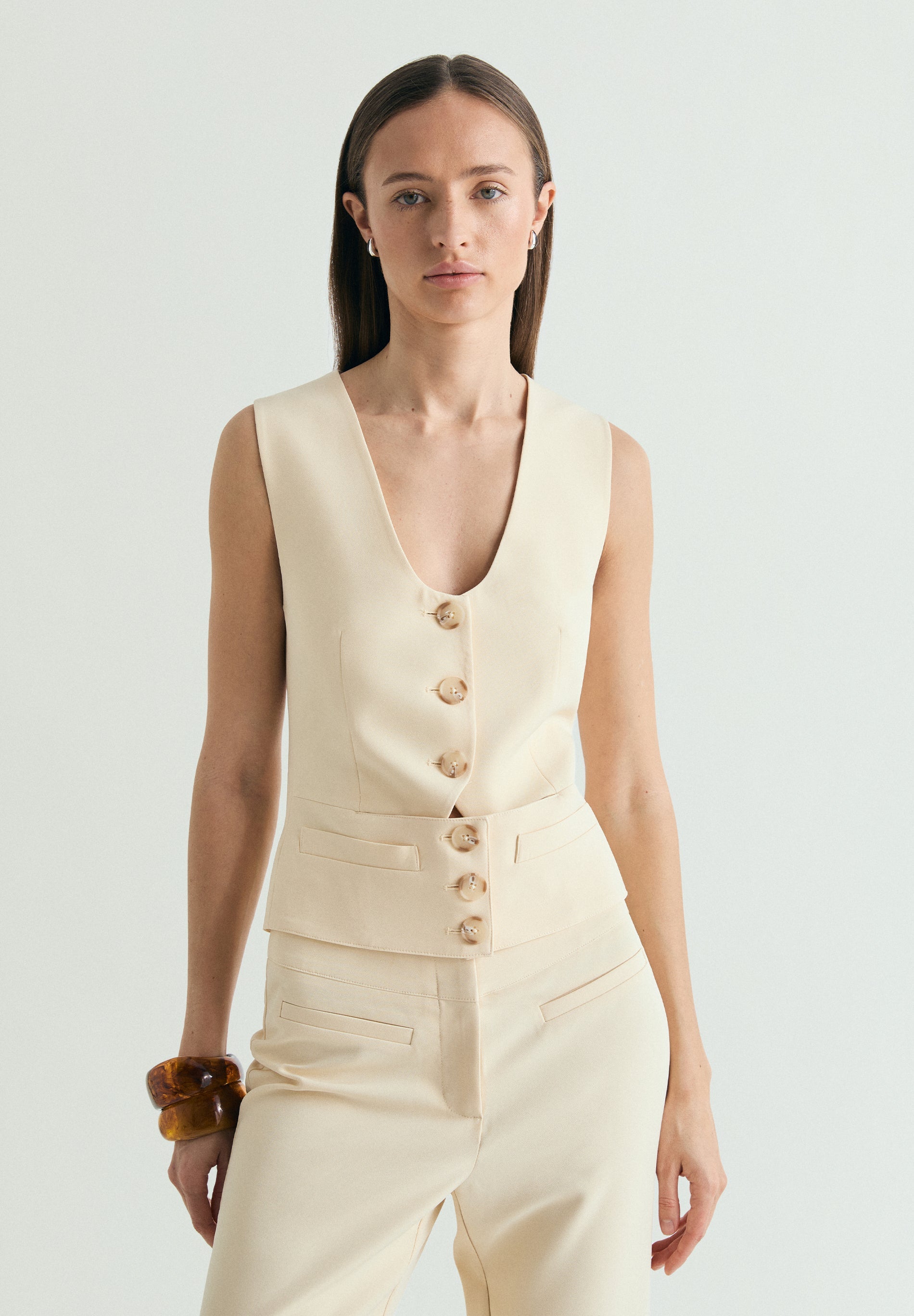 LOOSE-FITTING WAISTCOAT WITH DARTS