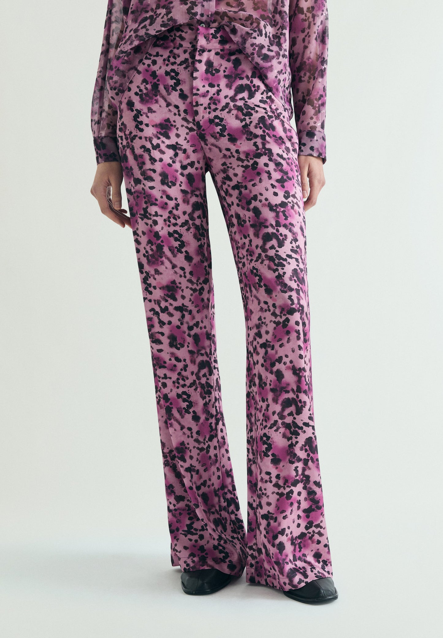 FLUID ANIMAL PRINT TROUSERS