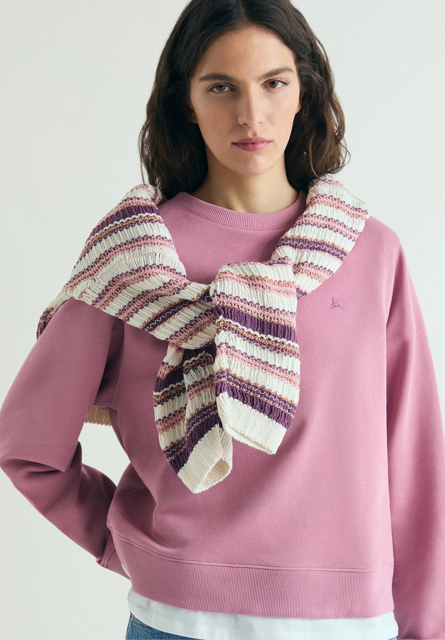 BASIC SKULL SWEATSHIRT