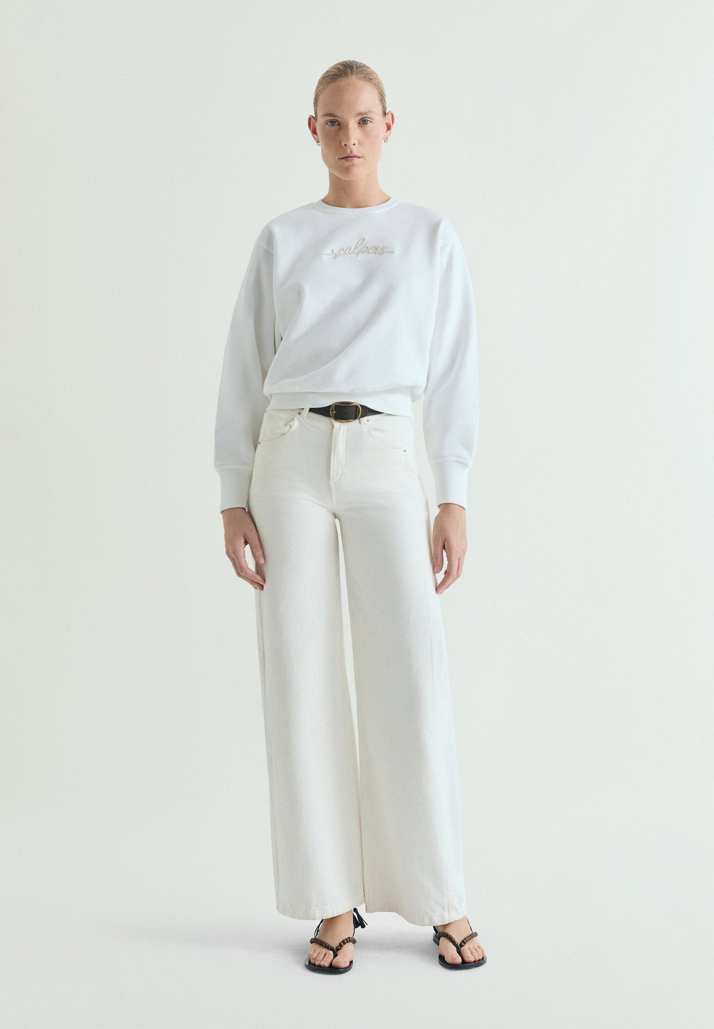 SWEATSHIRT WITH EMBROIDERED DETAILS