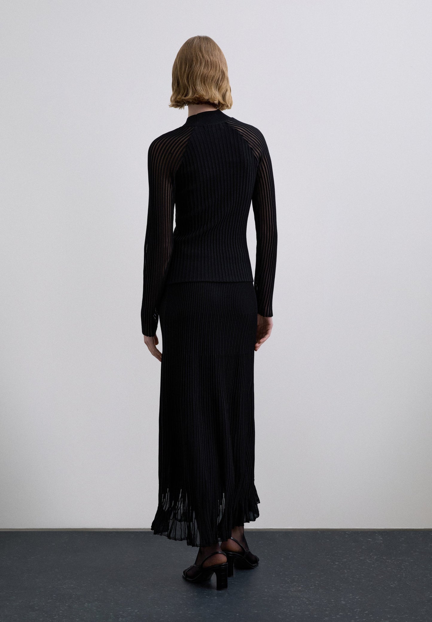 SKIRT WITH TRANSPARENT PANELS