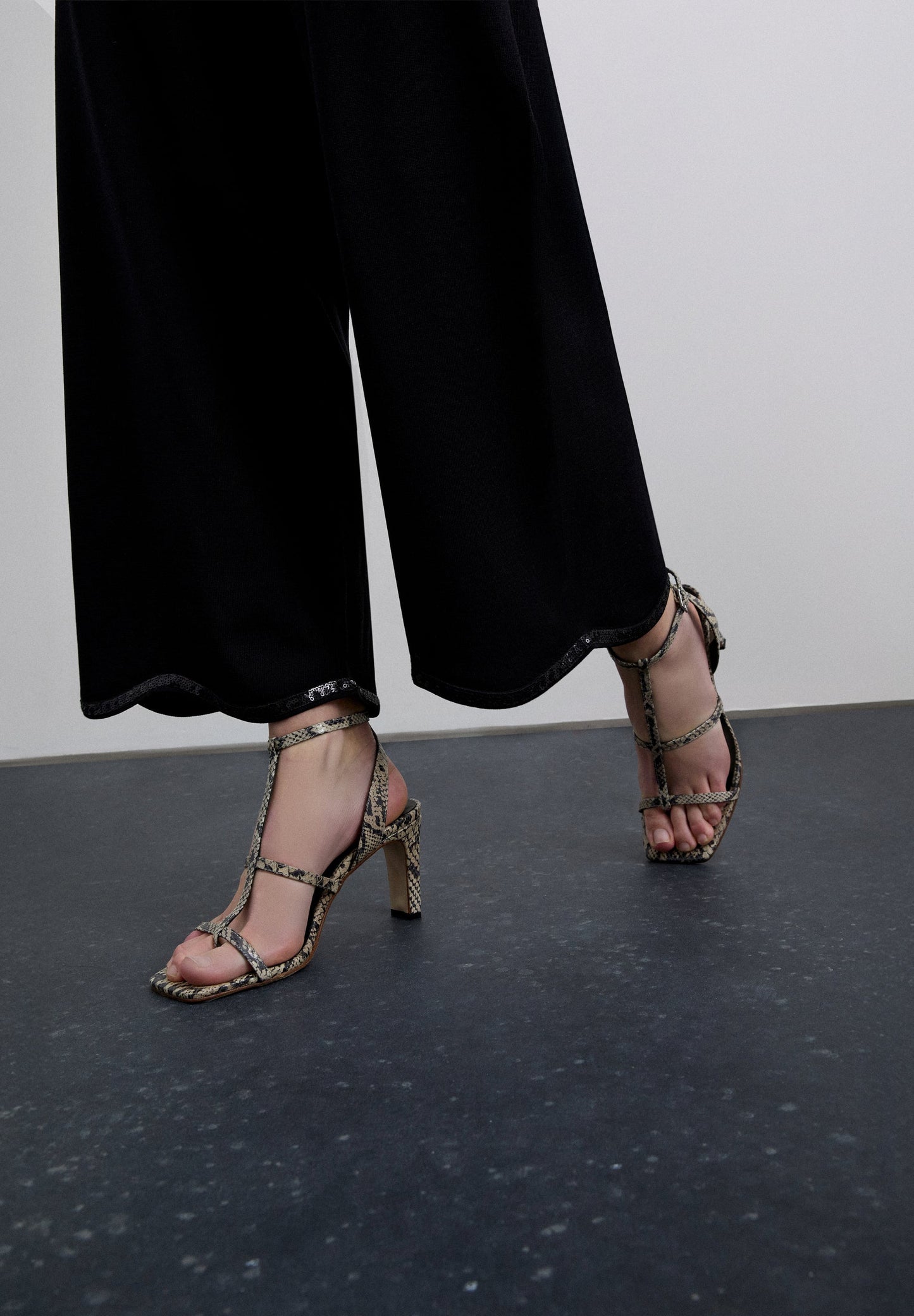 XM SCEMBELLISHMENT KNIT PANT