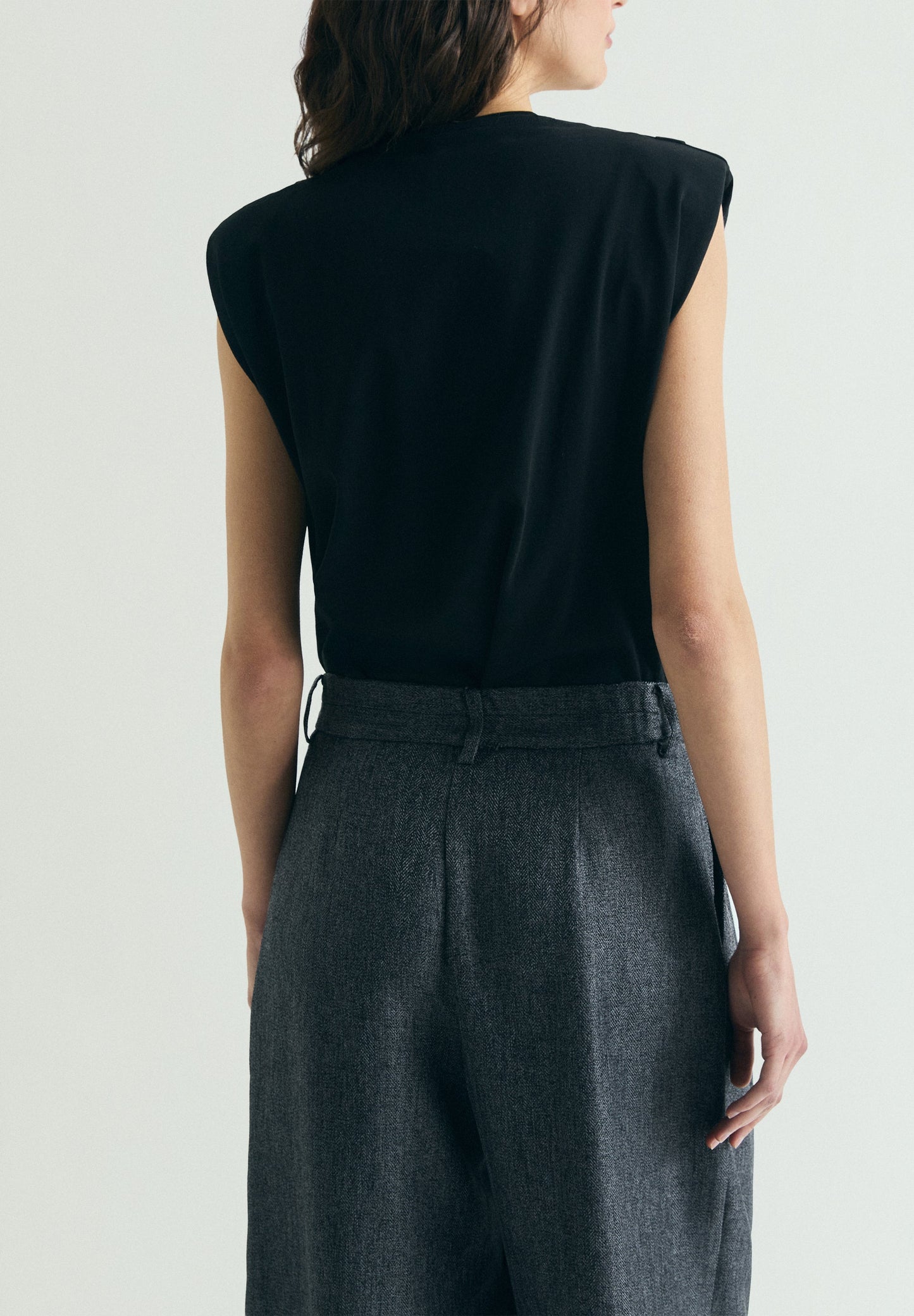SLEEVELESS STUDDED T-SHIRT