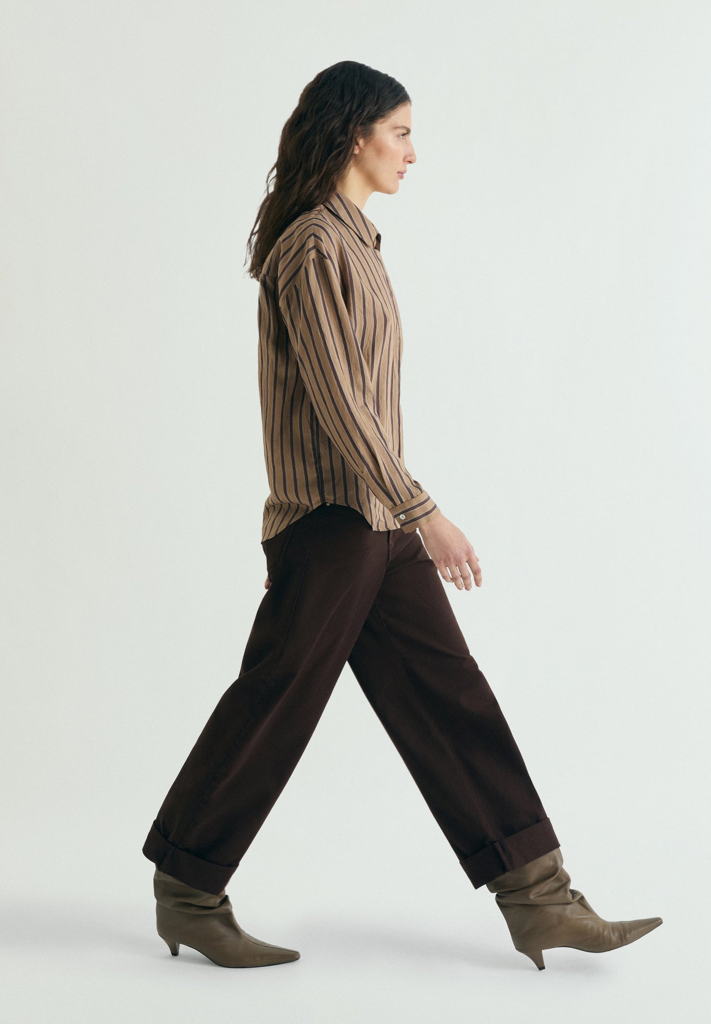 JEANS WITH HEM DETAIL