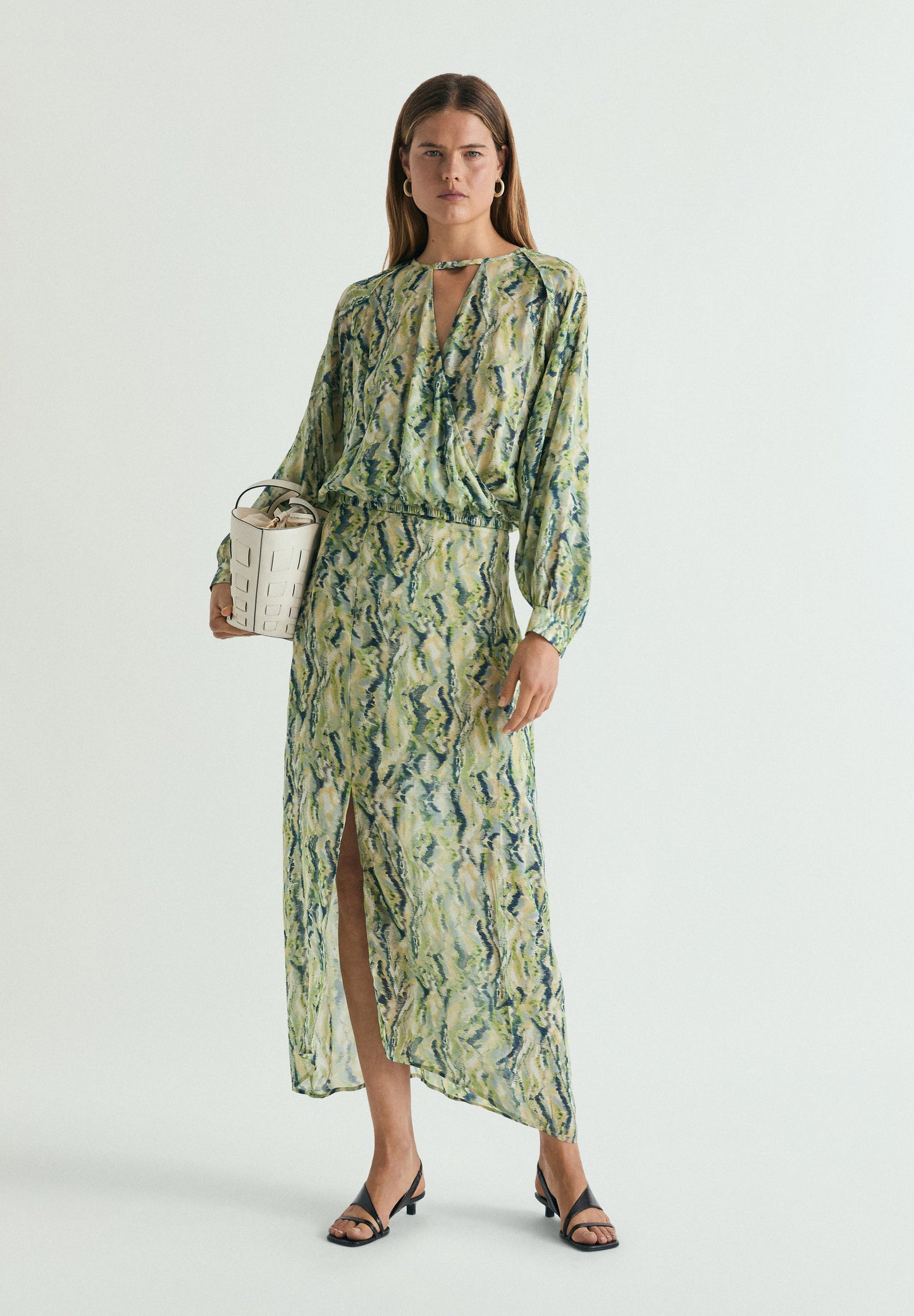PRINTED FLOWING BLOUSE