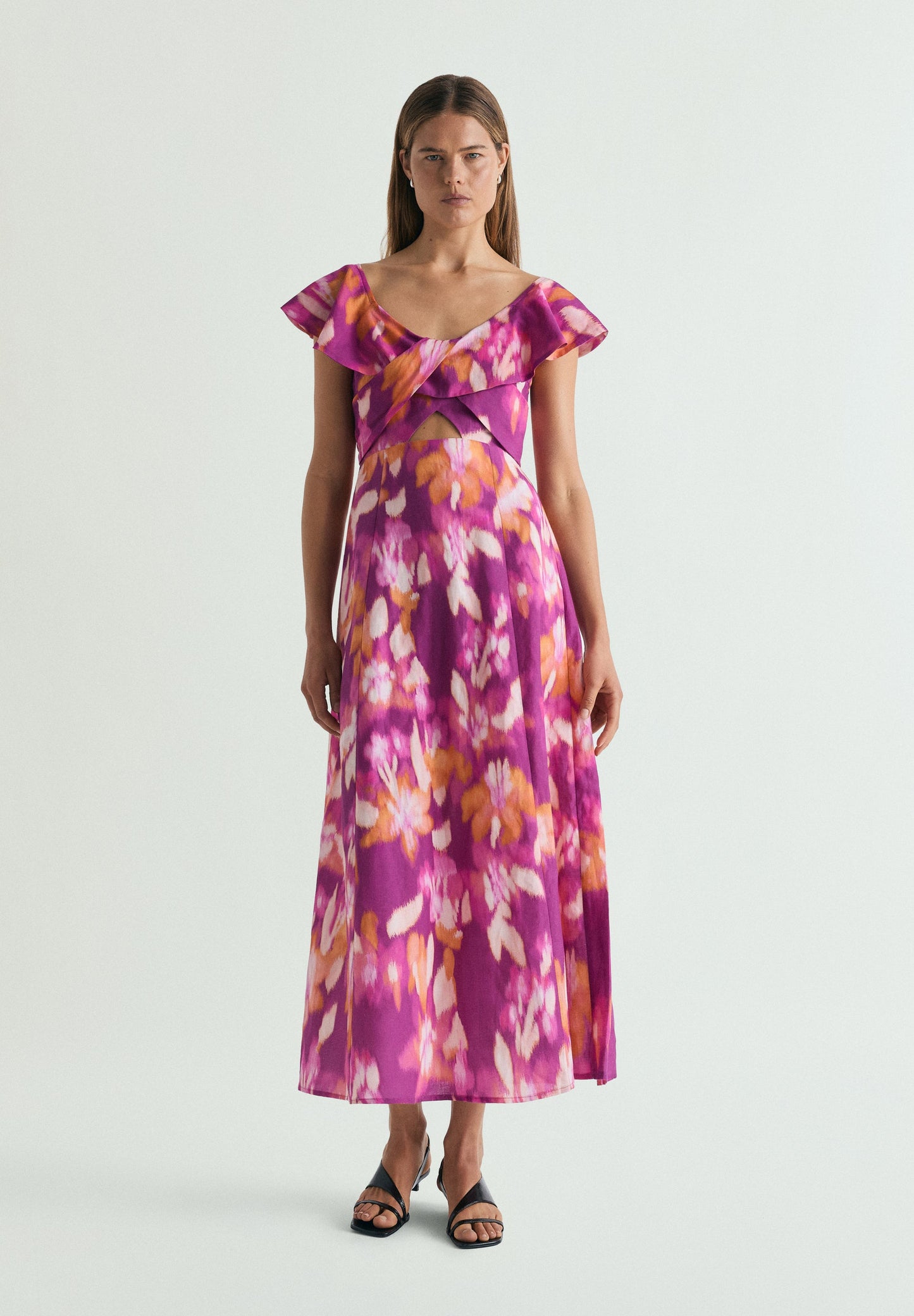 SCRUFFLE OPEN LINEN DRESS
