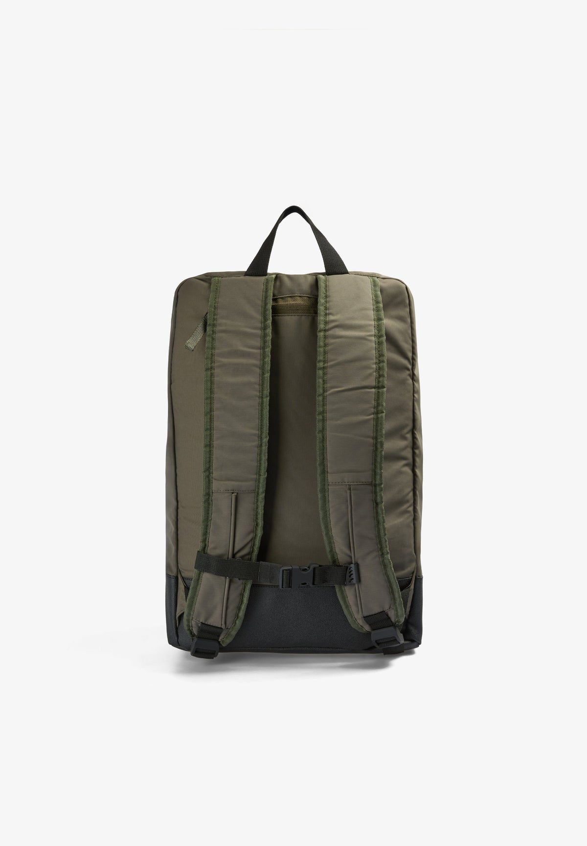 BACKPACK WITH ROLL-UP FASTENING