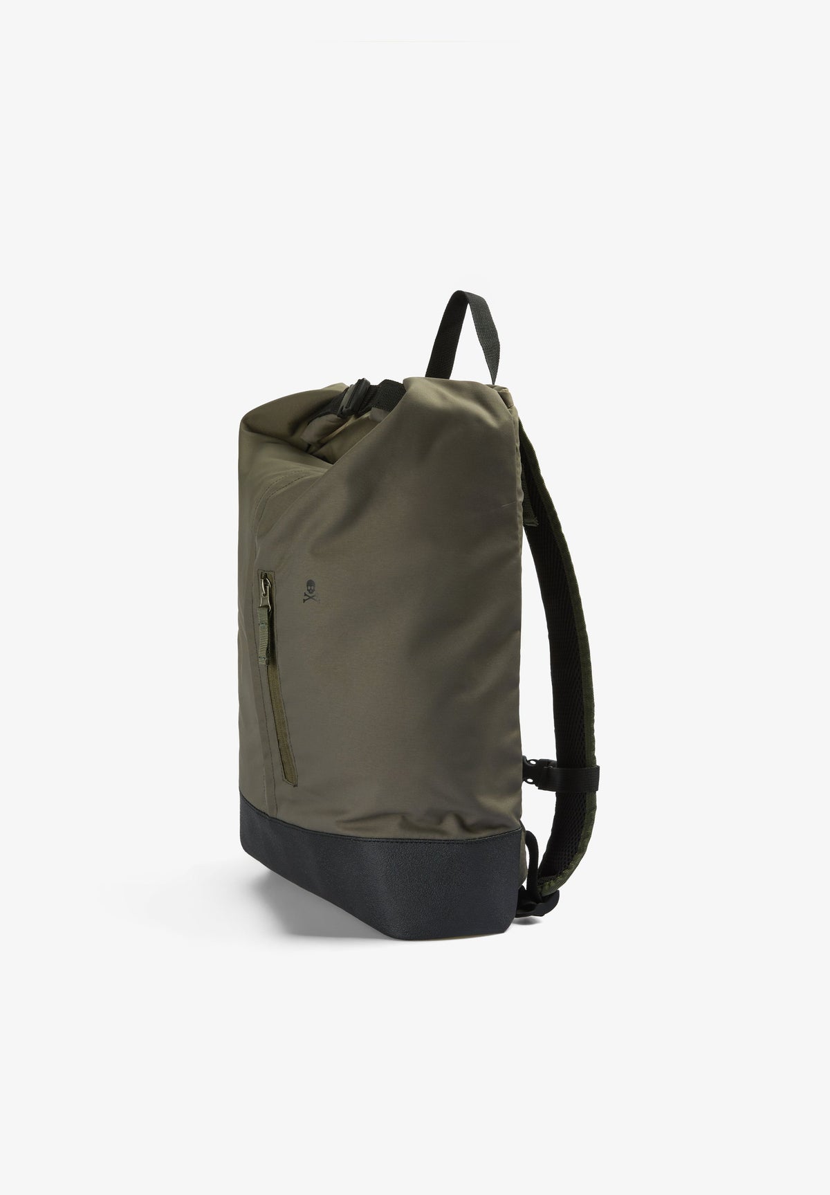 BACKPACK WITH ROLL-UP FASTENING