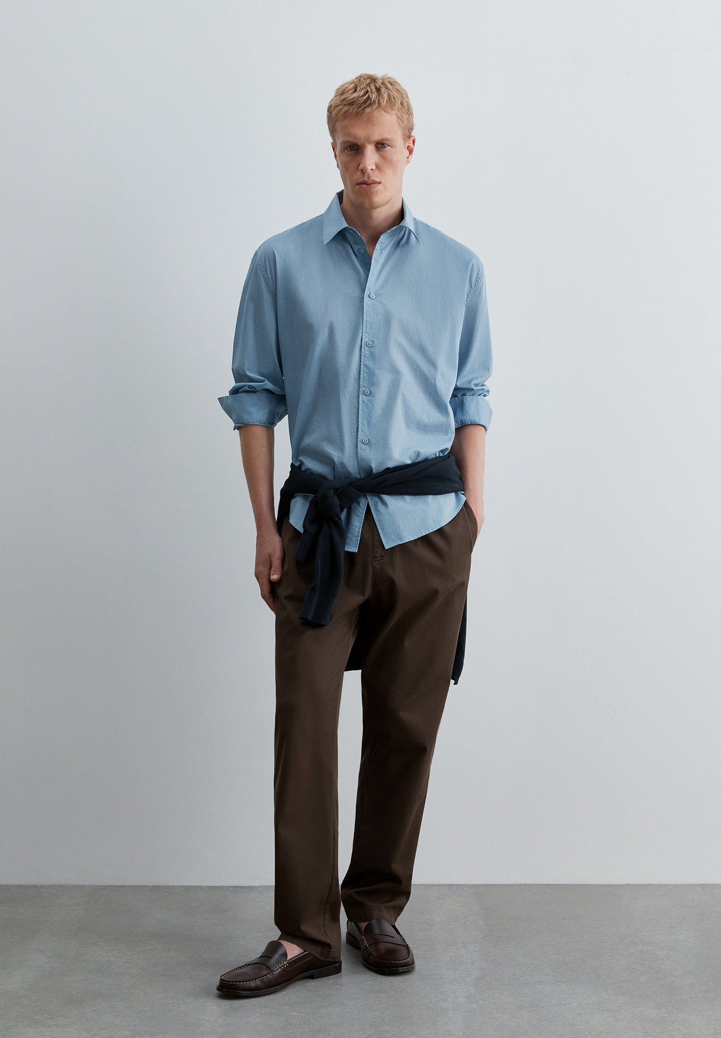 EXTRA-FINE LIGHTWEIGHT COTTON SHIRT