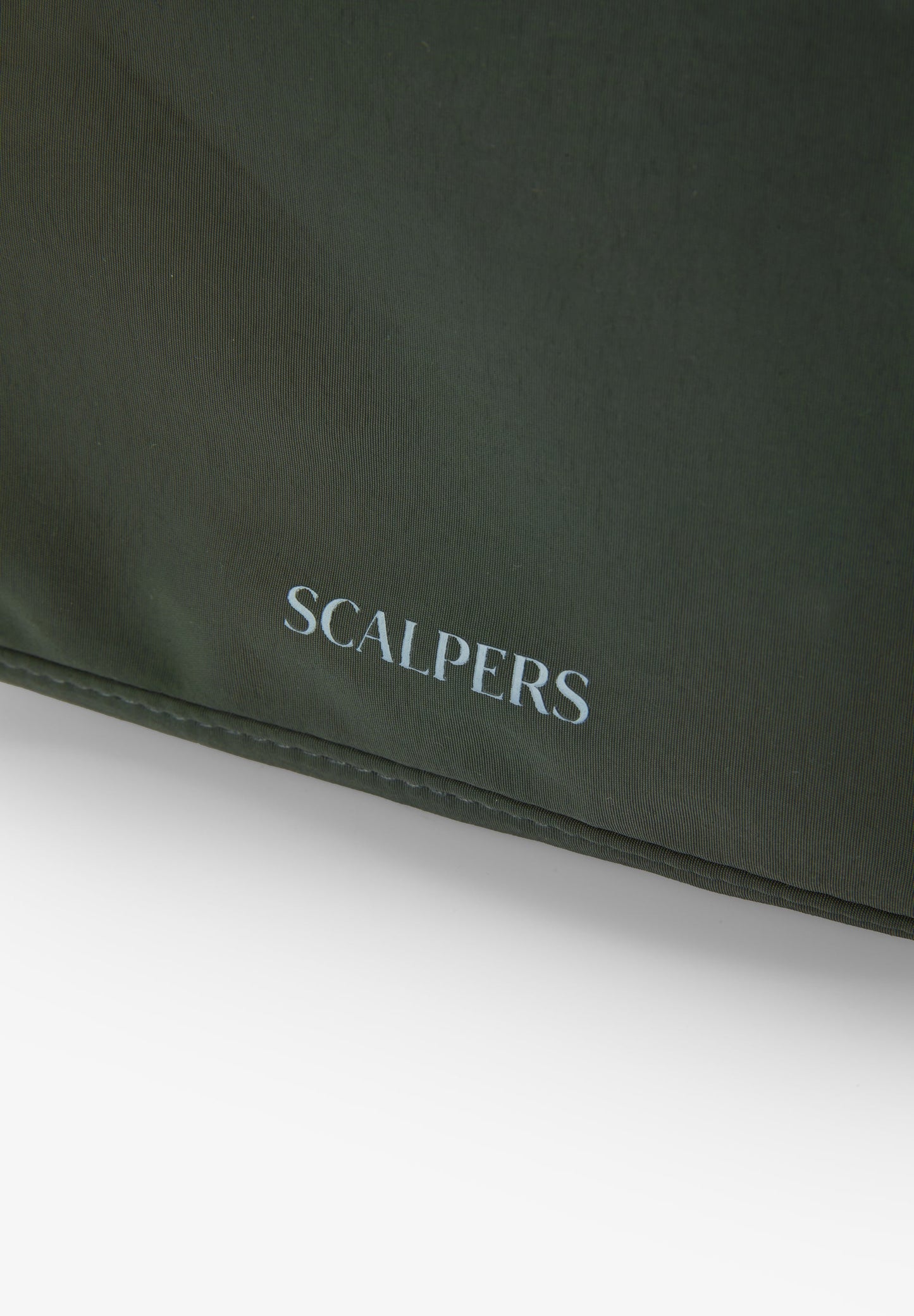FRONT POCKET TOILETRY BAG