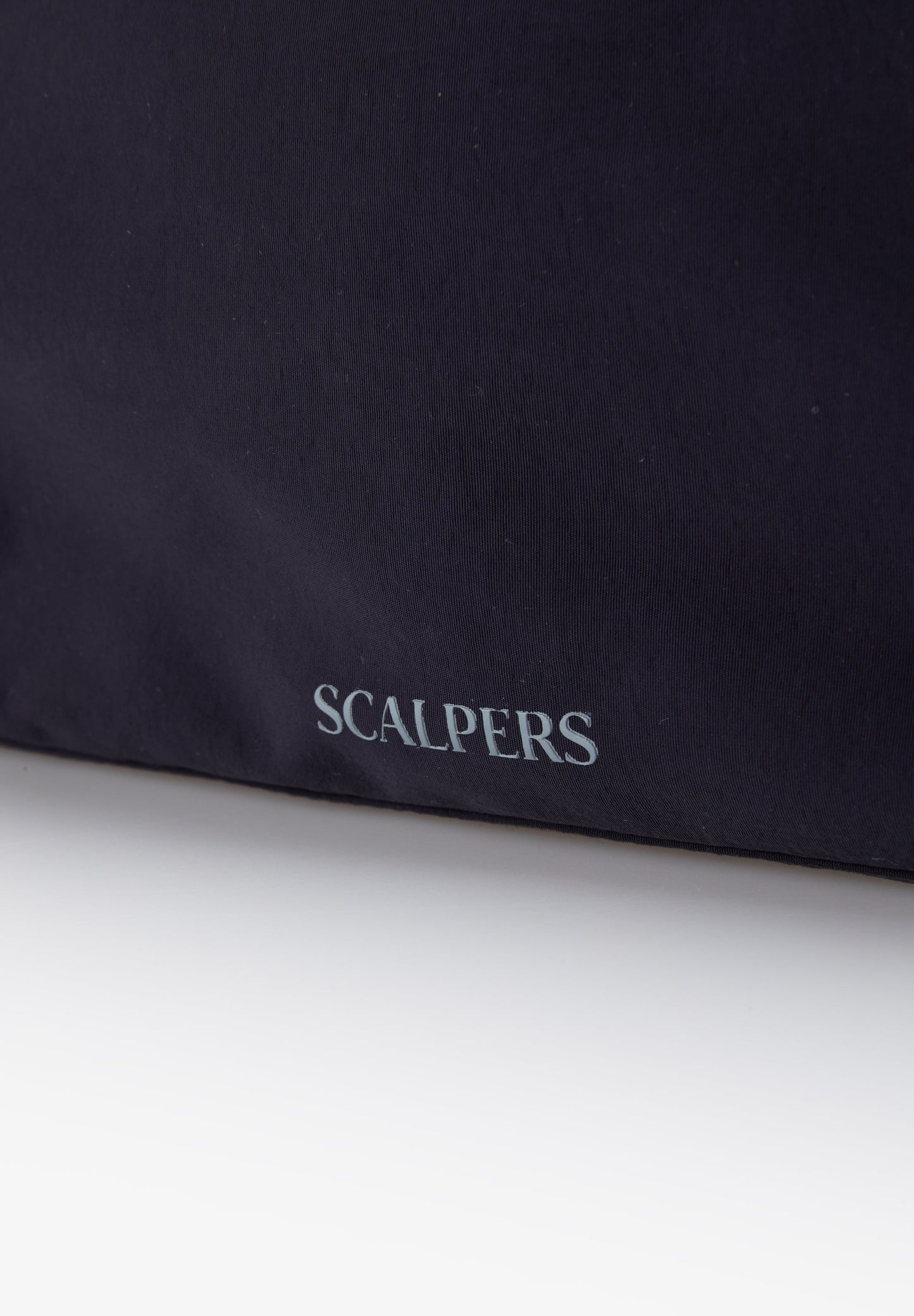 FRONT POCKET TOILETRY BAG